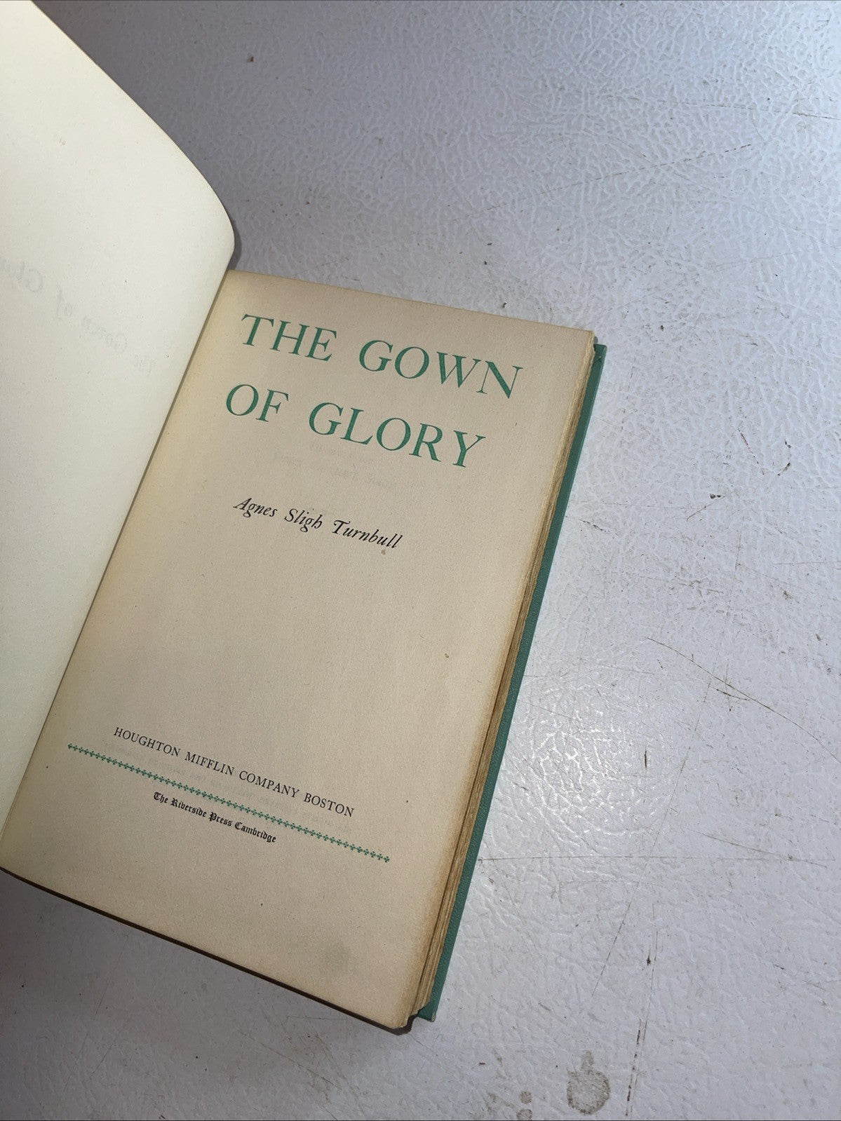 The Gown Of Glory Hardcover 