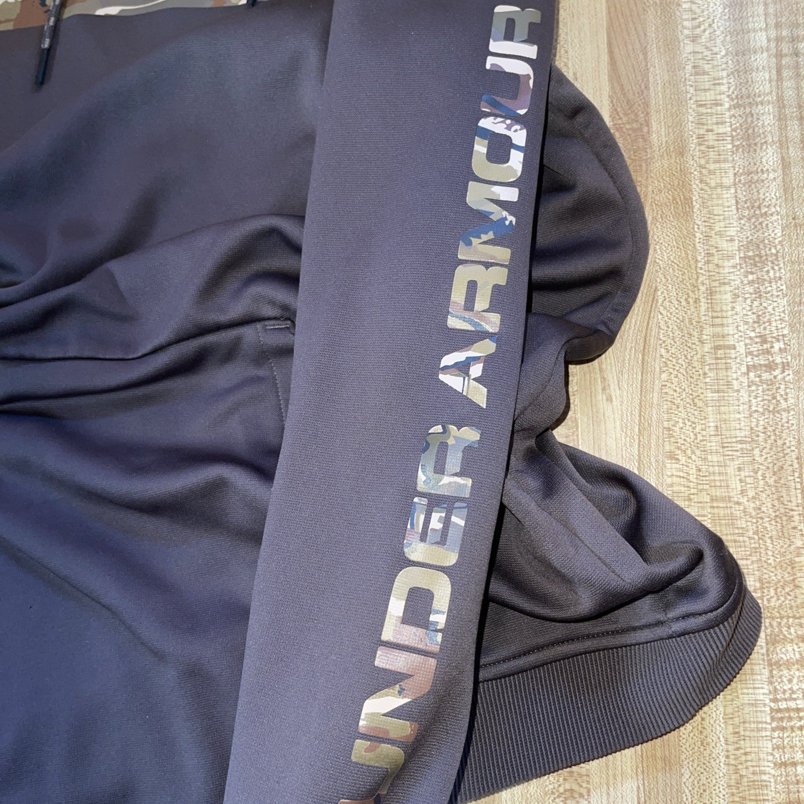 Under Armour Camo Hoodie XL
