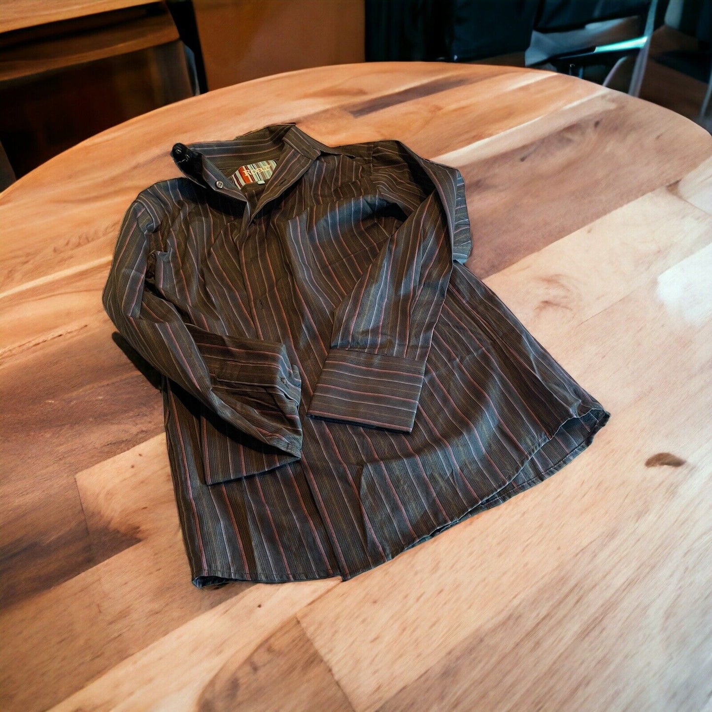 Roar Button Up Medium 
