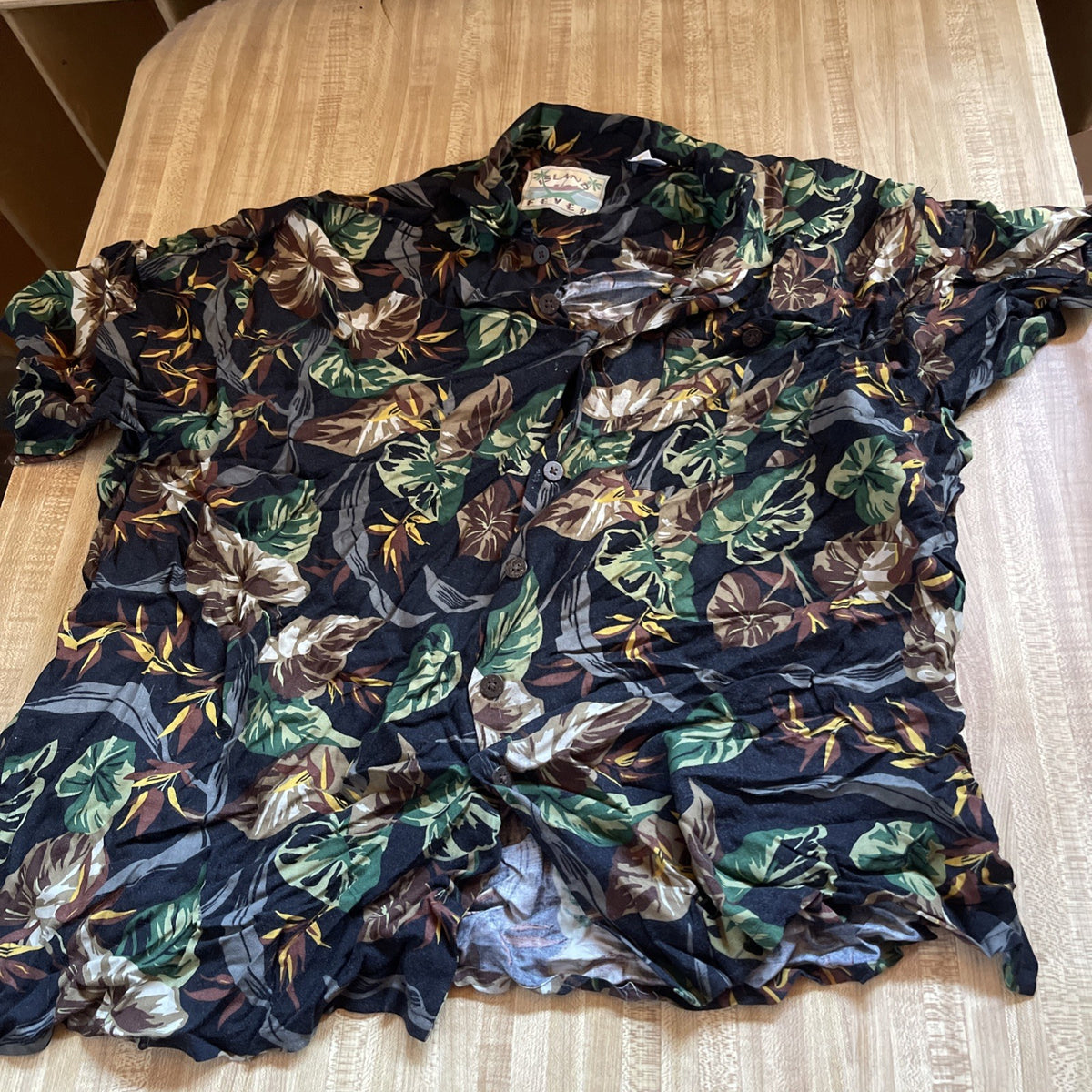 Island Fever Hawaiian Shirt XL