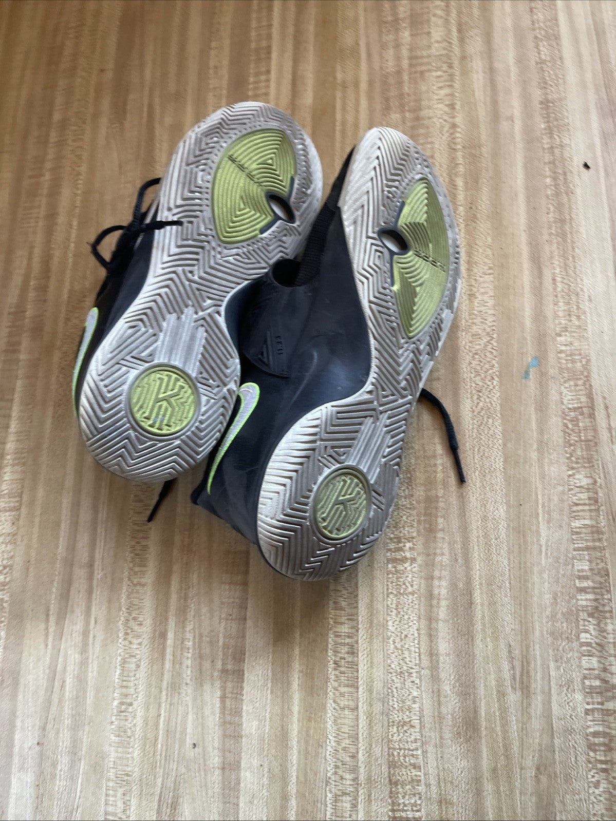 Nike Kyrie Flytrap 3 Size 10