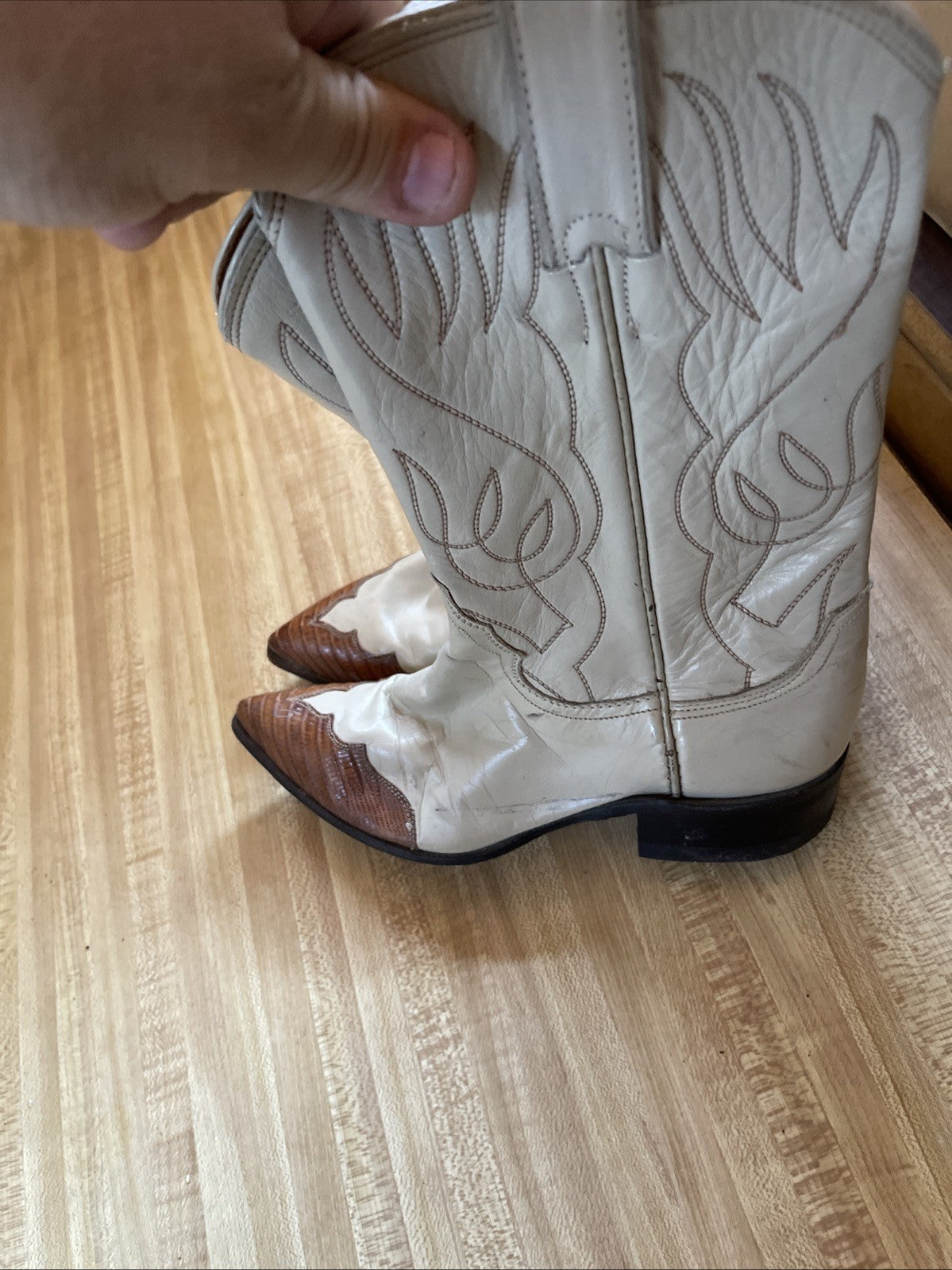 Justin Cowgirl Boots Vintage 5.5 B
