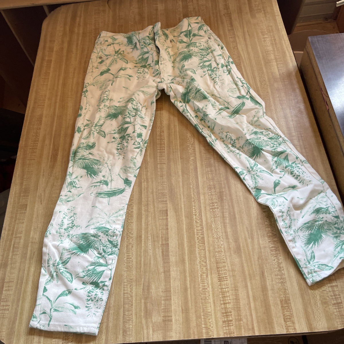Lucky Brand Low Rise Crop Lolita Jeans 4/27