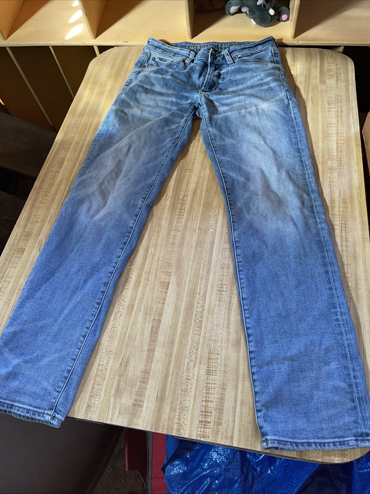 american eagle original straight jeans 30/32 Tag Says 30/34 But Measure 30/32