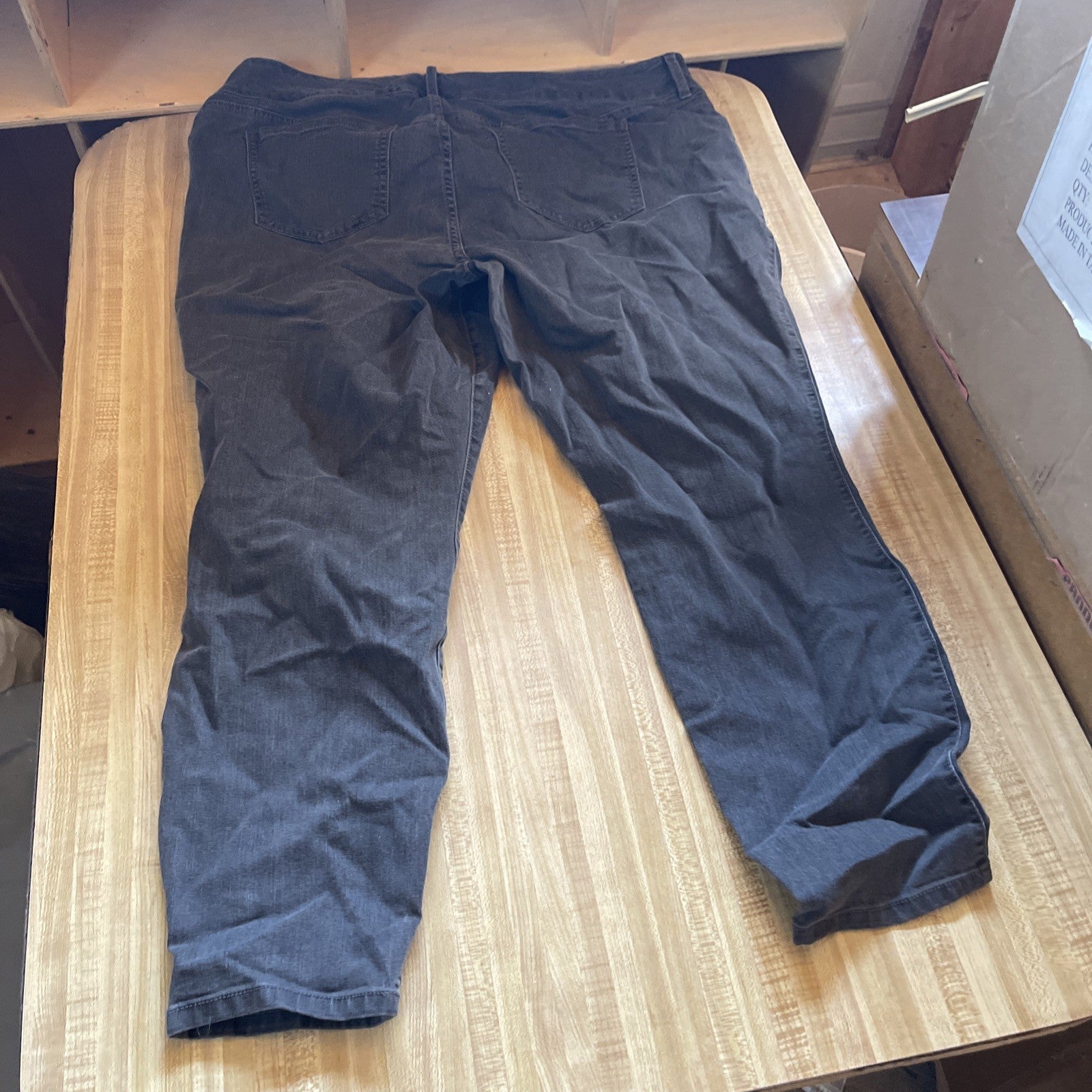 Torrid Jeans 24R NWT 