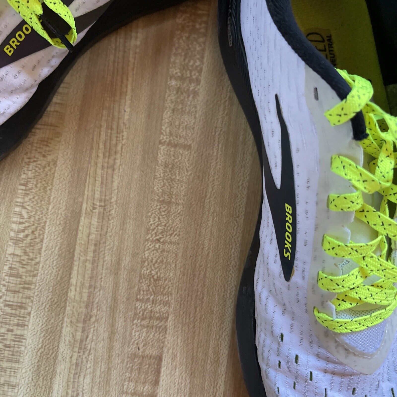 Brooks Hyperion Tempo 1 Size 12