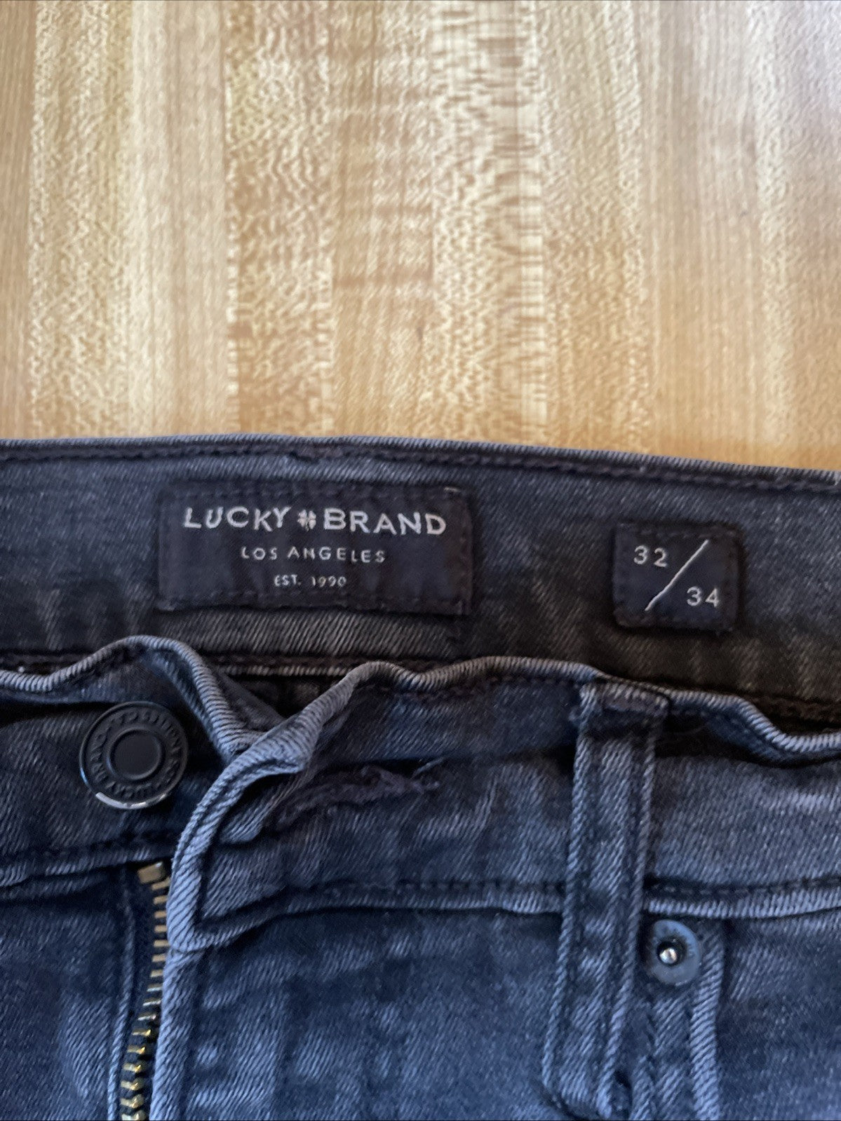 lucky brand 410 athletic straight 32/32 Tag Says 32/34