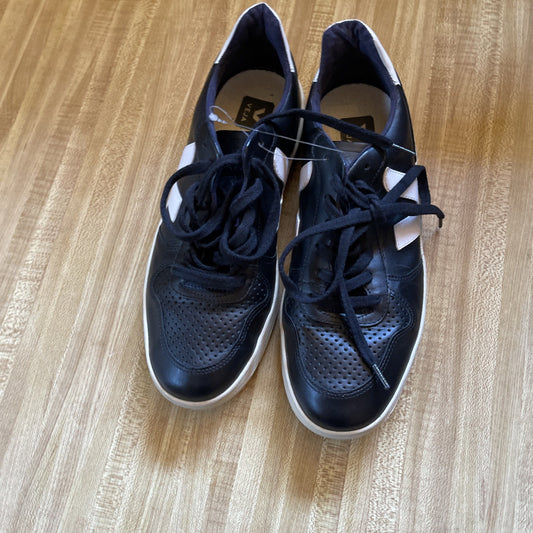 Veja Sneakers Men’s 9