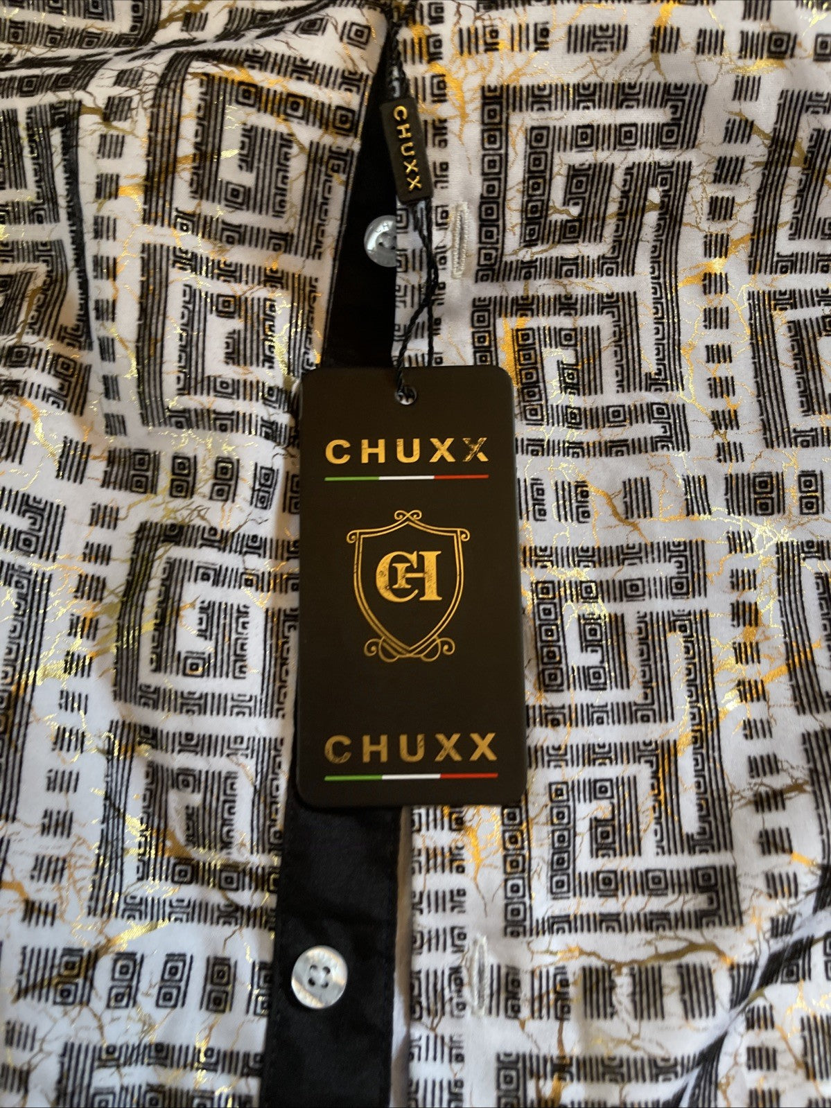 Chuxx Shirt Medium NWT
