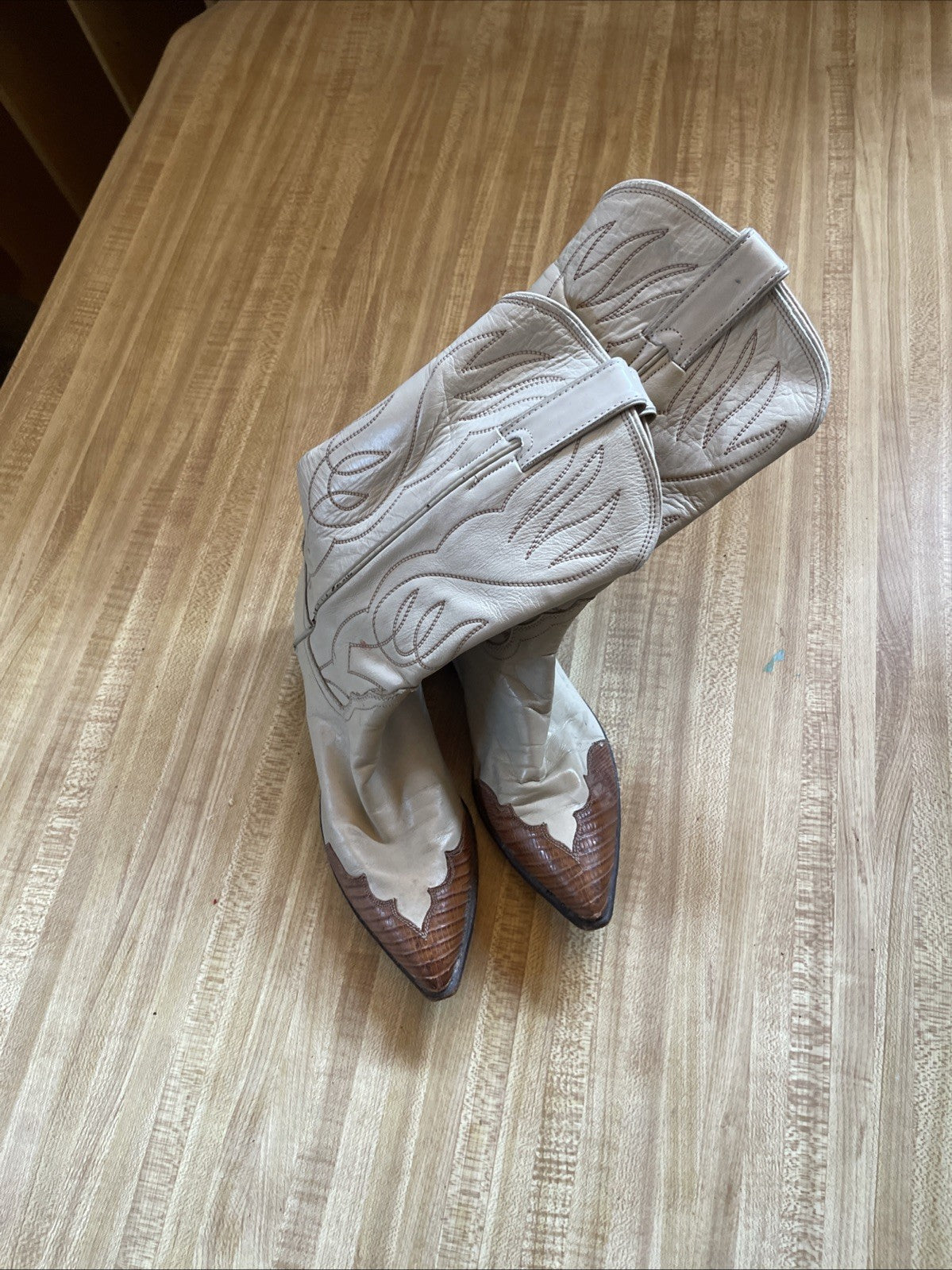 Justin Cowgirl Boots Vintage 5.5 B