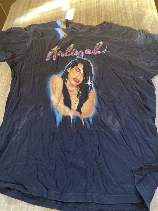 Aaliyah T Shirt XL