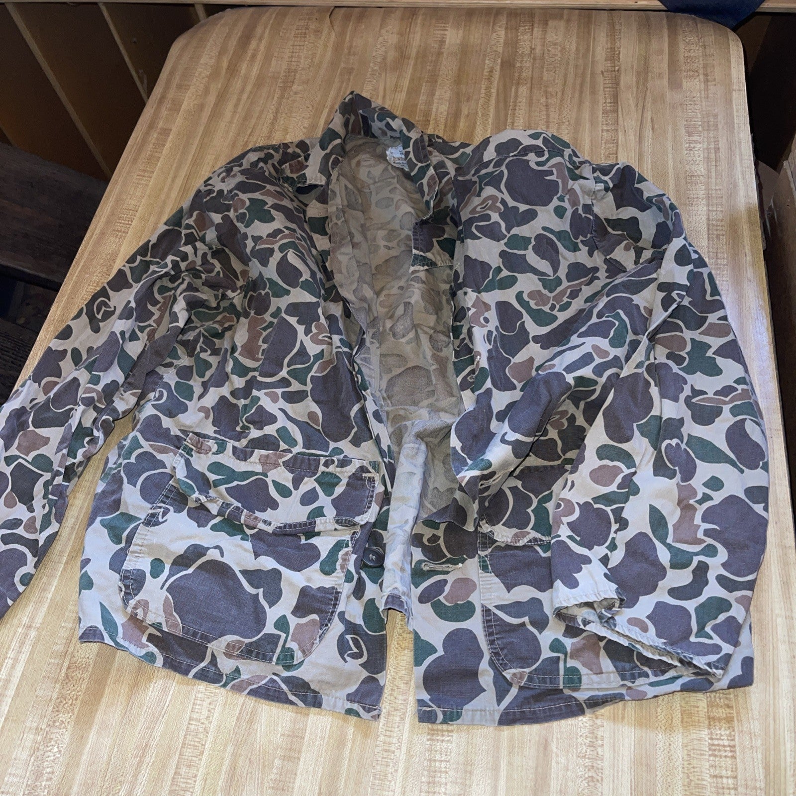 Vintage Black Sheep Hunting Clothing Camo Shirt Large 