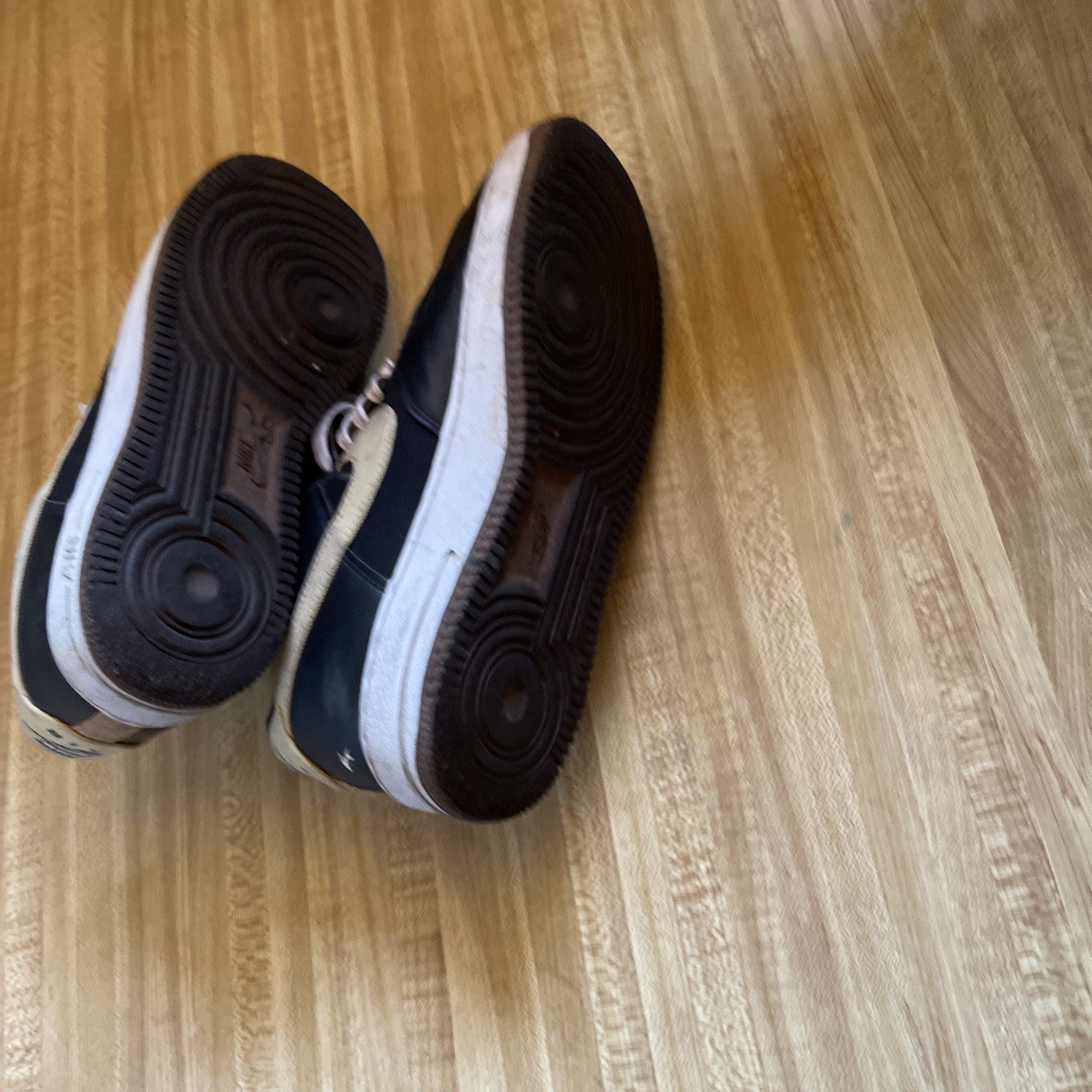 Nike Pomegranate Sneakers Size 9
