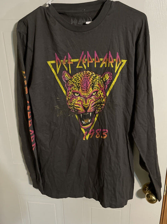 def leppard long sleeve shirt Medium 