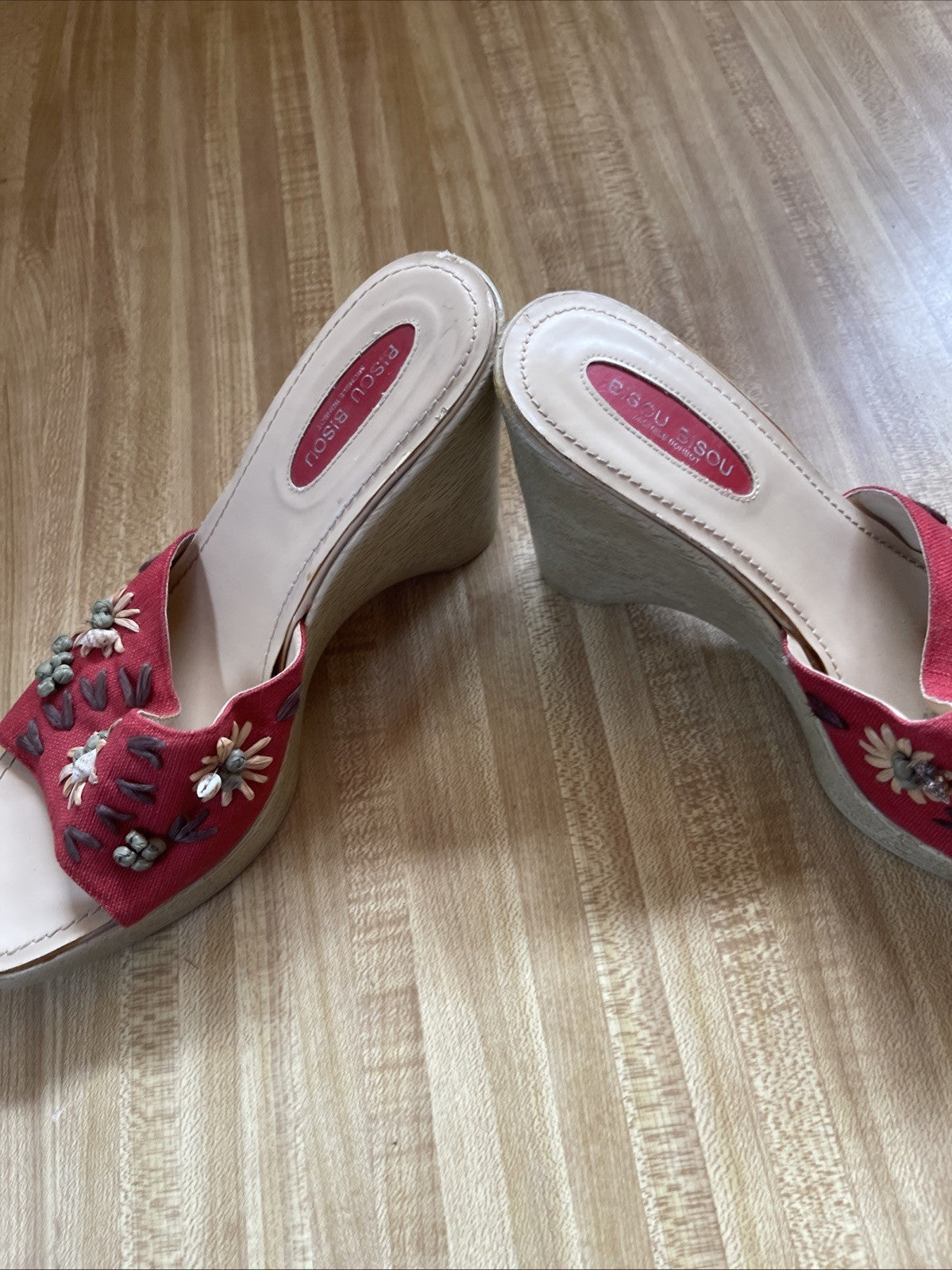 Bisou Bisou Platforms 10