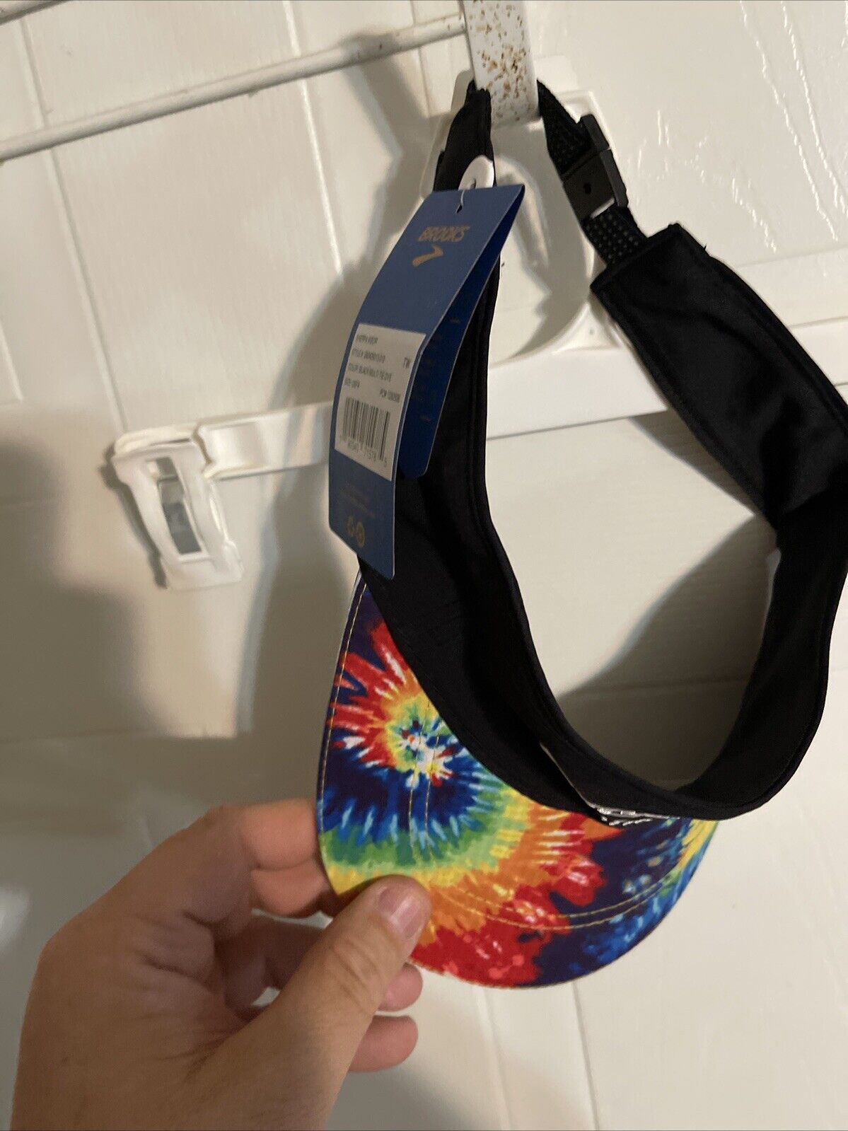 brooks rock n roll marathon Series Visor NWT 