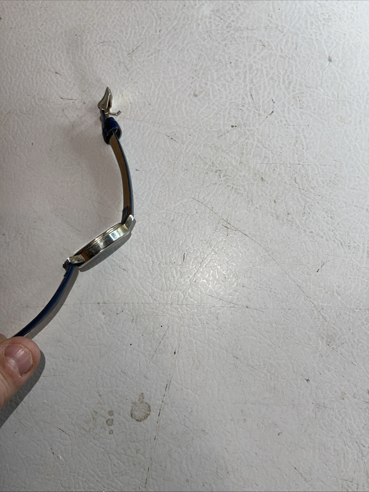 quartz watch men Needs Battery