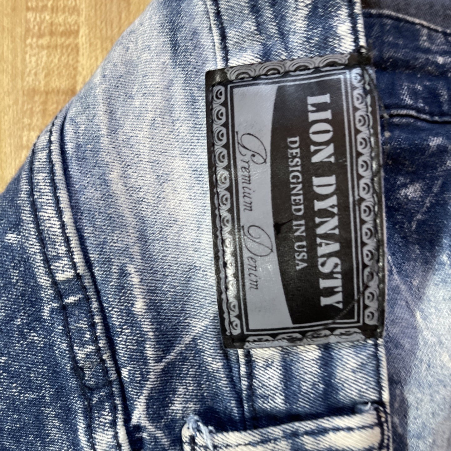 Lion Dynasty Jeans 42/32