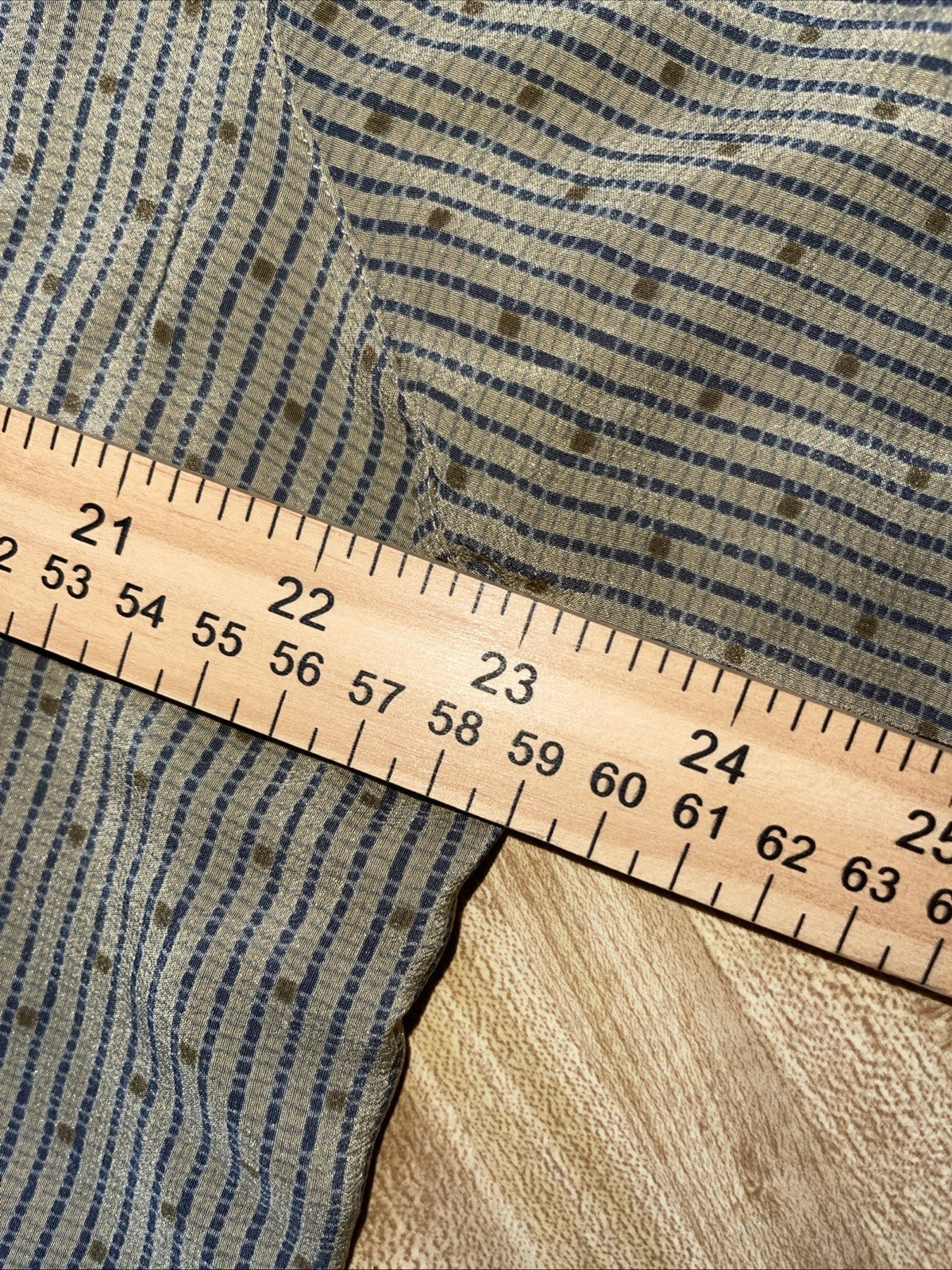 Gran Sasso Italy Silk Button Up