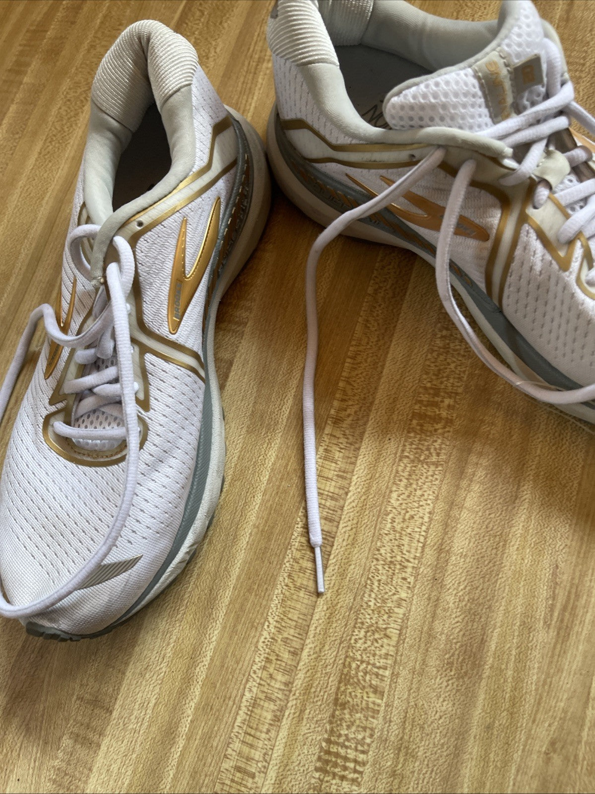 Brooks Adrenaline 20 Size 8