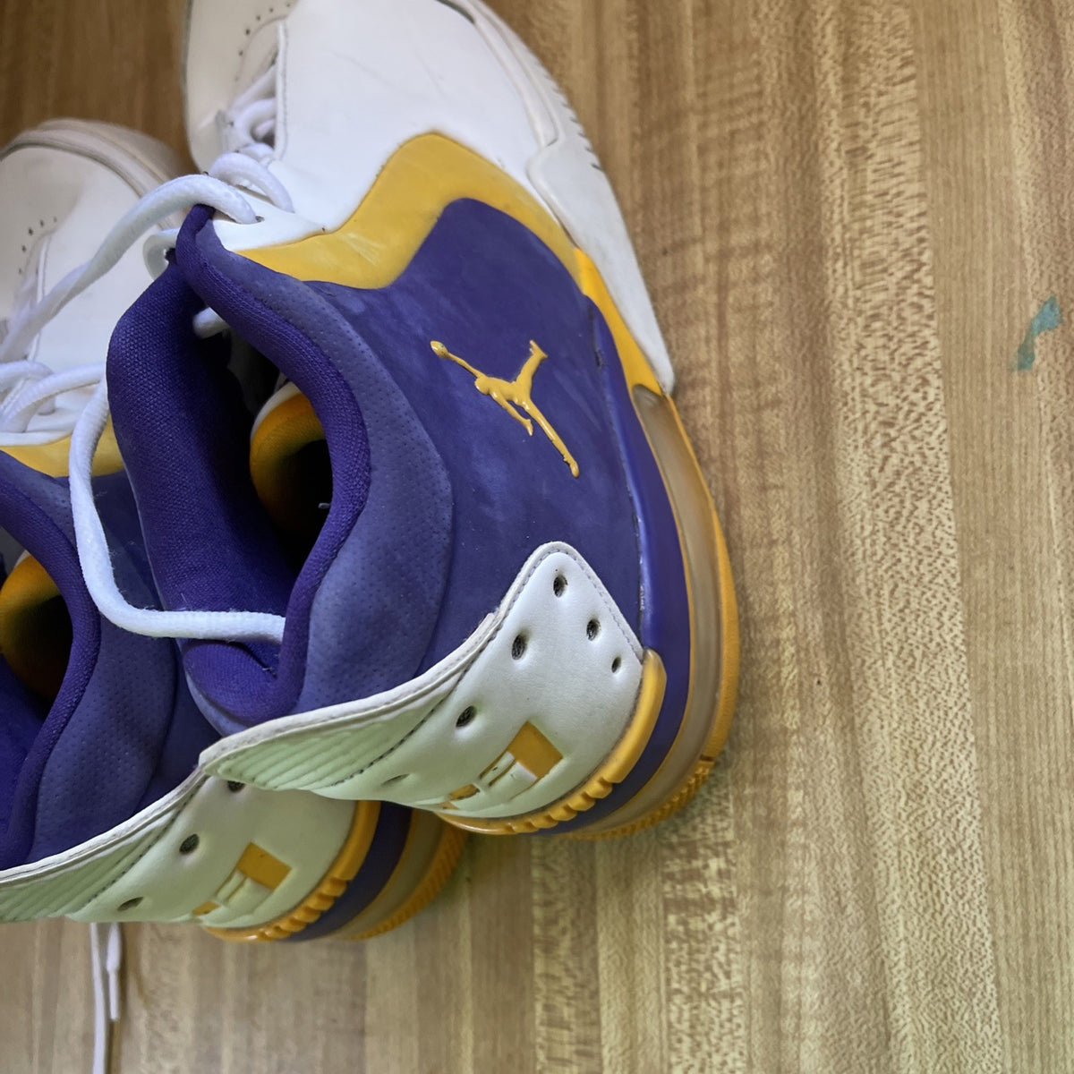 Jordan Big Fund Lakers Size 9