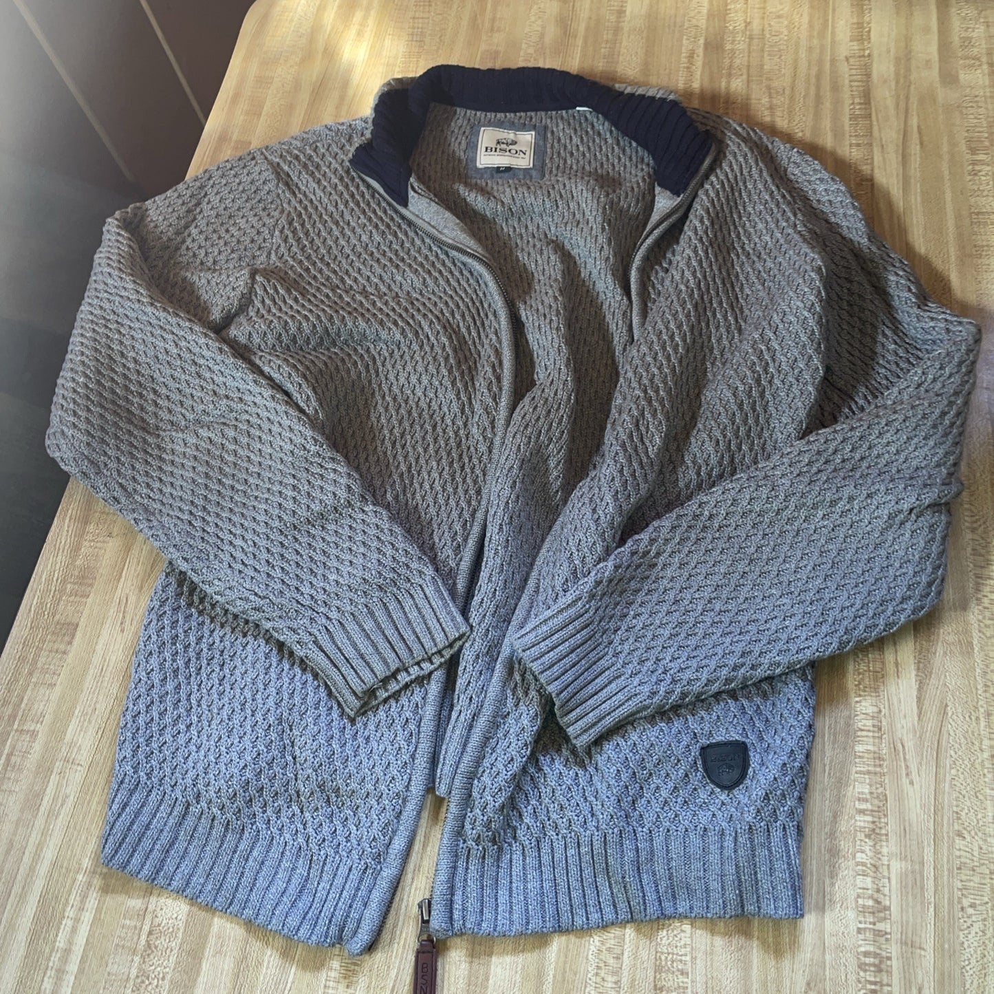 Bison Full Zip Sweater Medium 