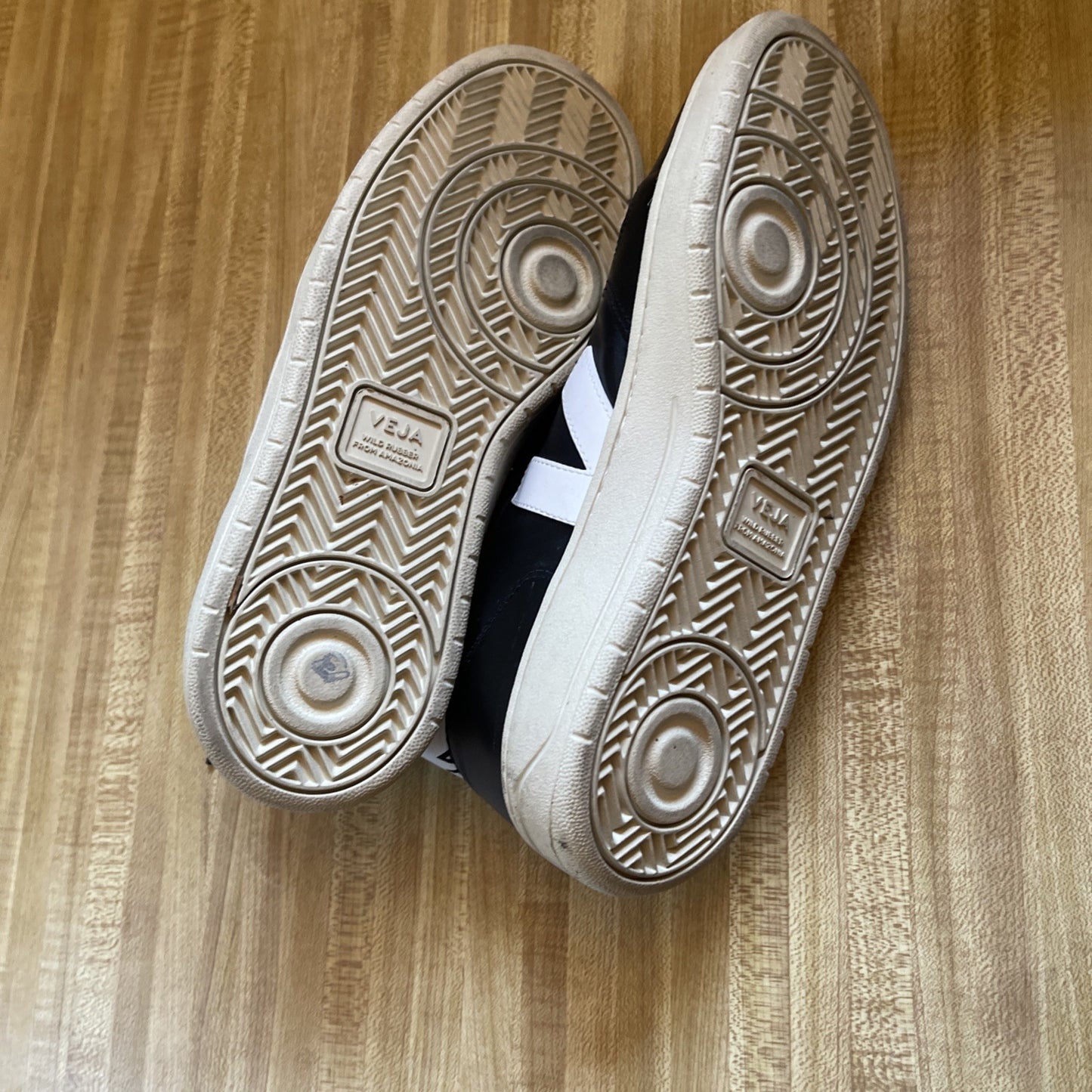 Veja Sneakers Men’s 9