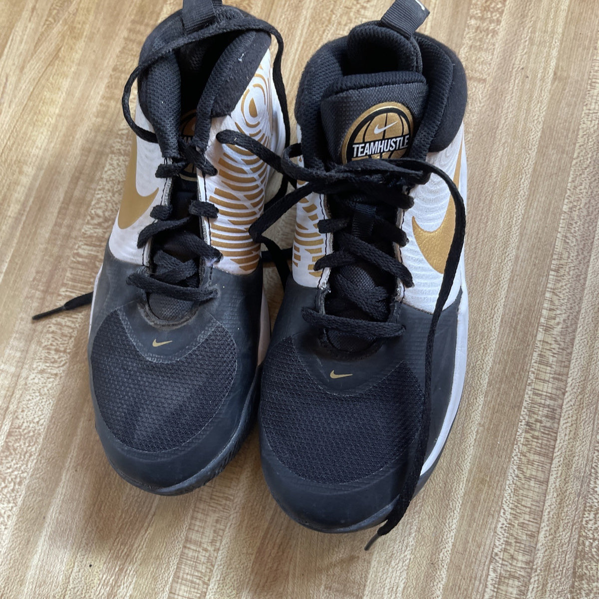 Nike Teamhustle Sneakers 4Y