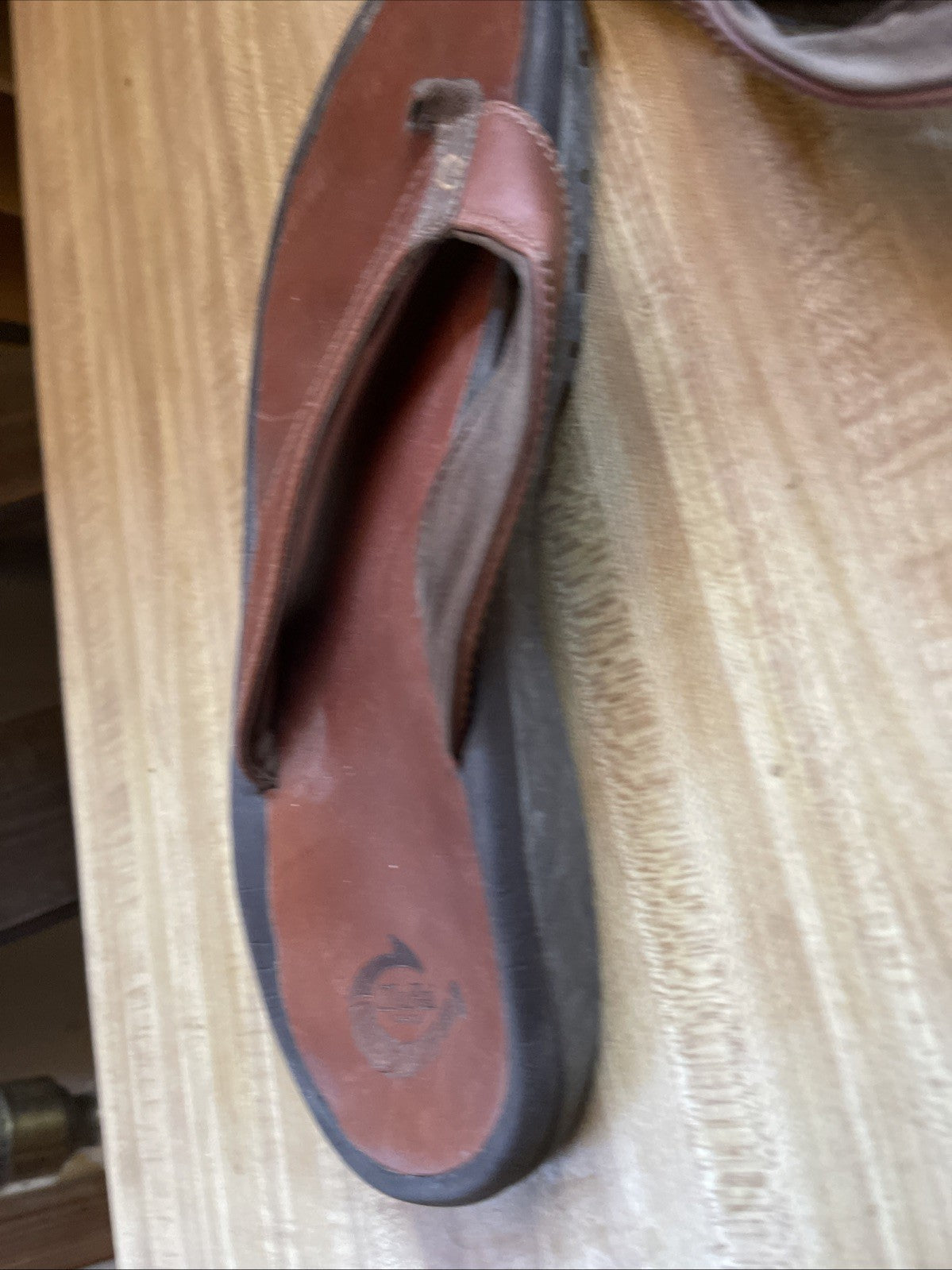 olukai flip flops mens 13 Wide