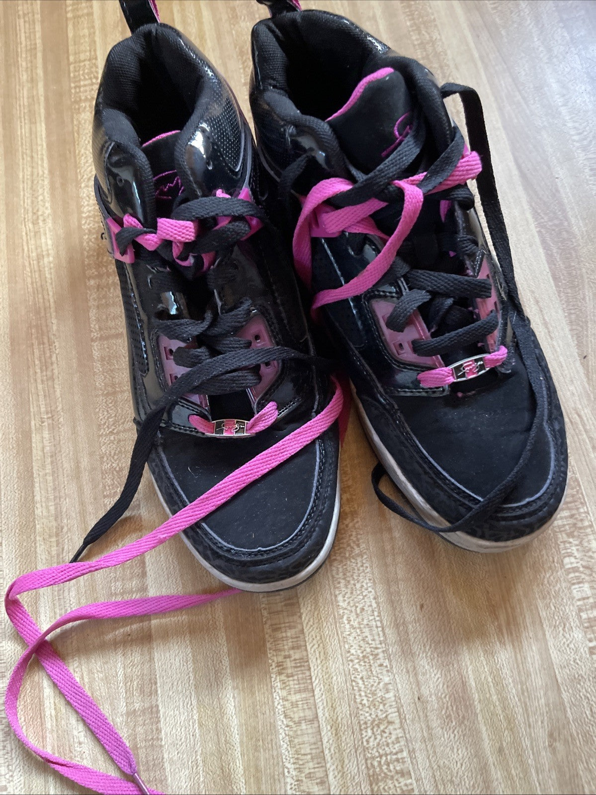 Fubu Sneakers 8.5