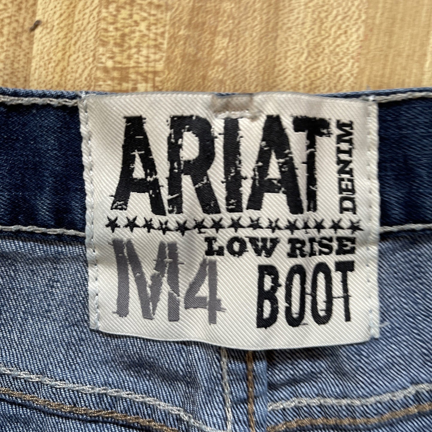 ariat m4 low rise boot jeans 34/32