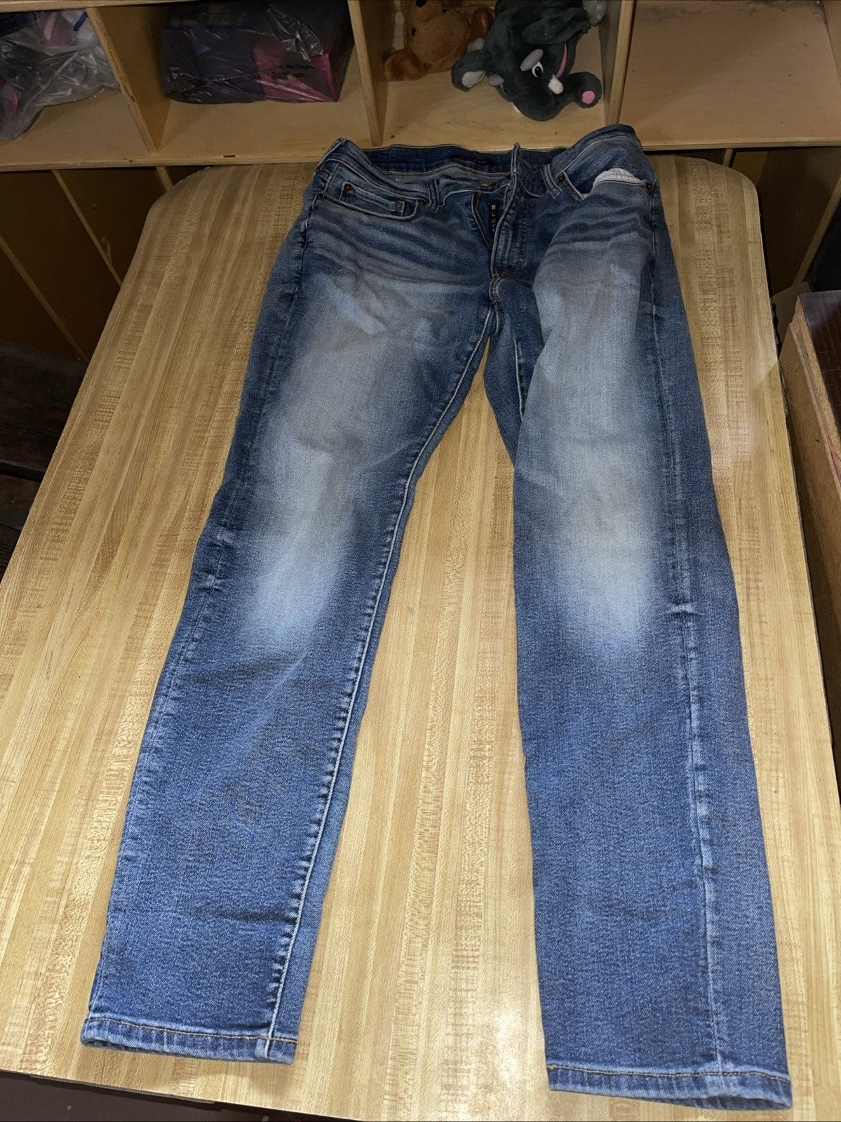 lucky brand 411 athletic taper jeans 33/32