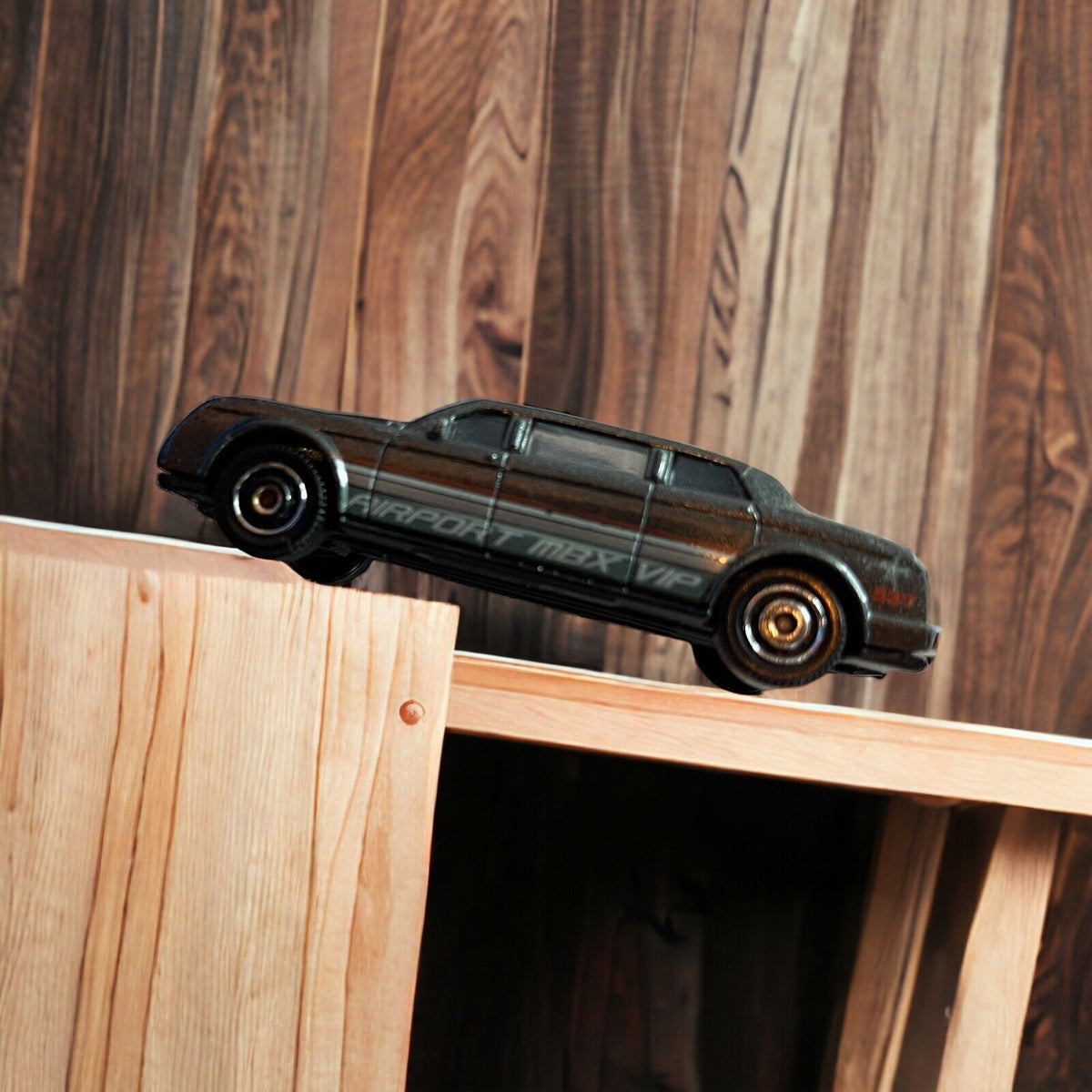 Matchbox Airport Max VIP Limousine 