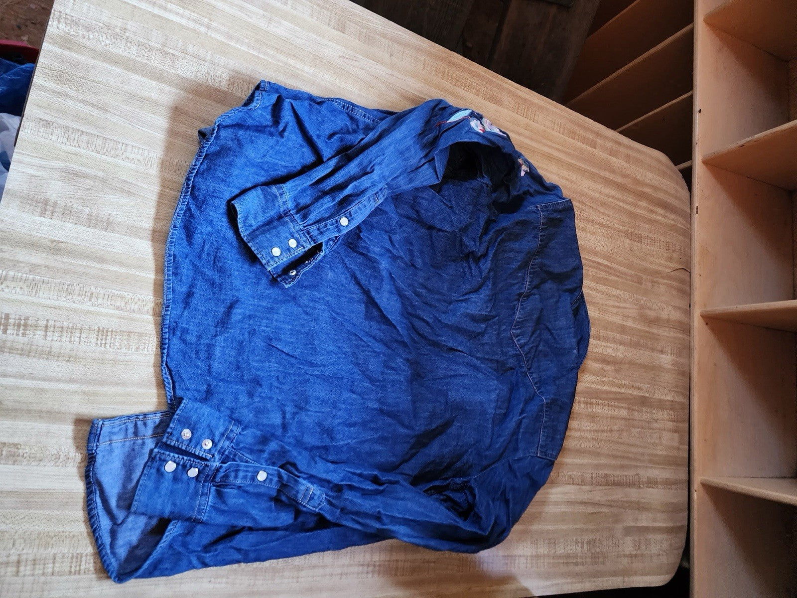 Vintage Levi’s Denim Pearl Snap Medium 