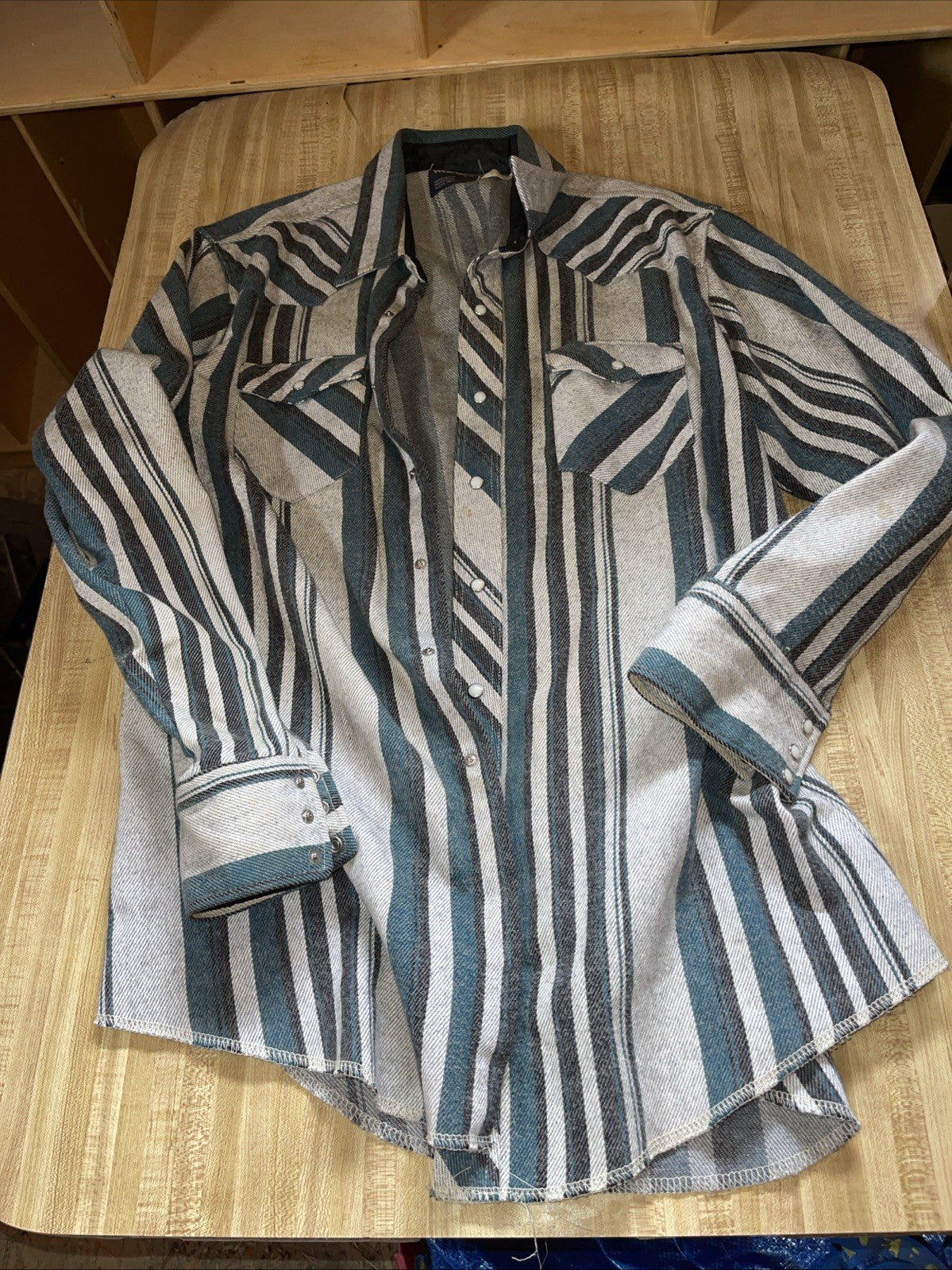 Vintage Wrangler Brushpopper Shirt Size 18 X Long Tails Pearl Snap