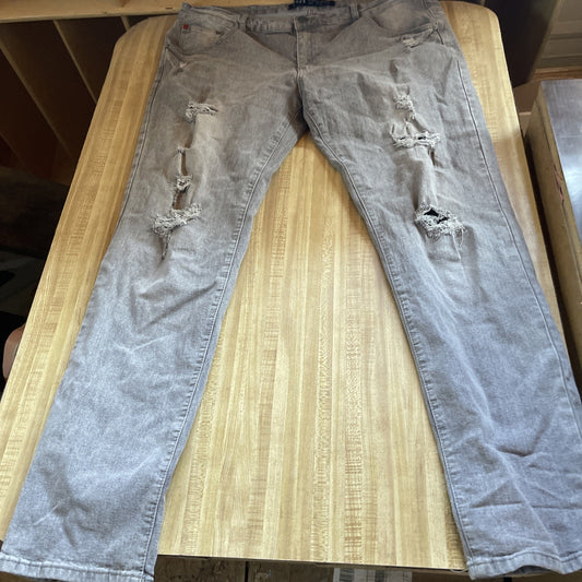 Spark Jeans Distressed 42/34