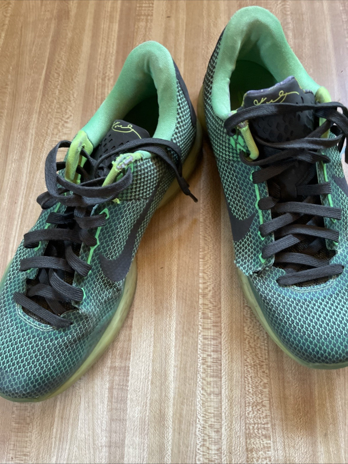 Size 8.5 - Nike Kobe 10 Vino See Photos For Issues