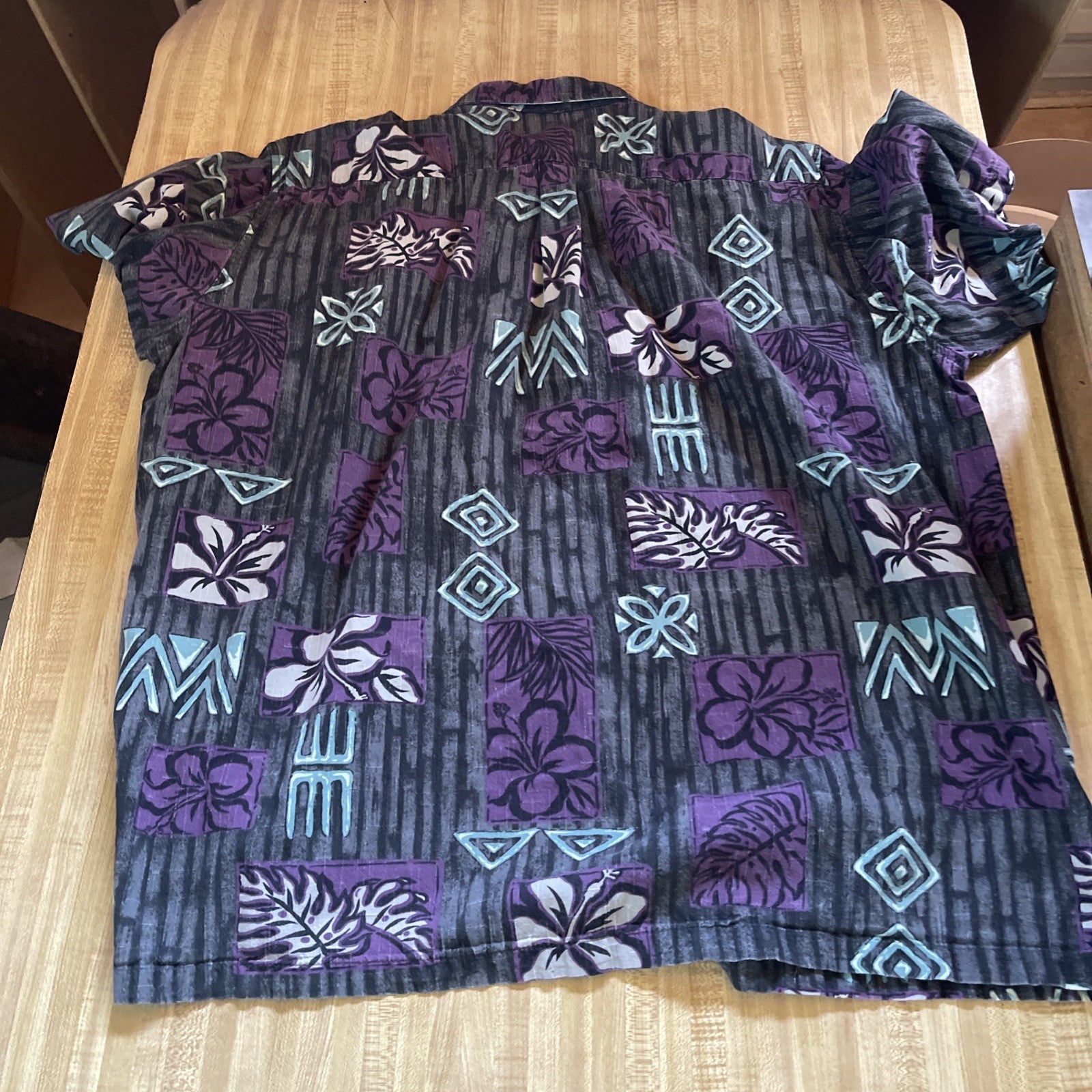 go barefoot hawaiian shirt XL