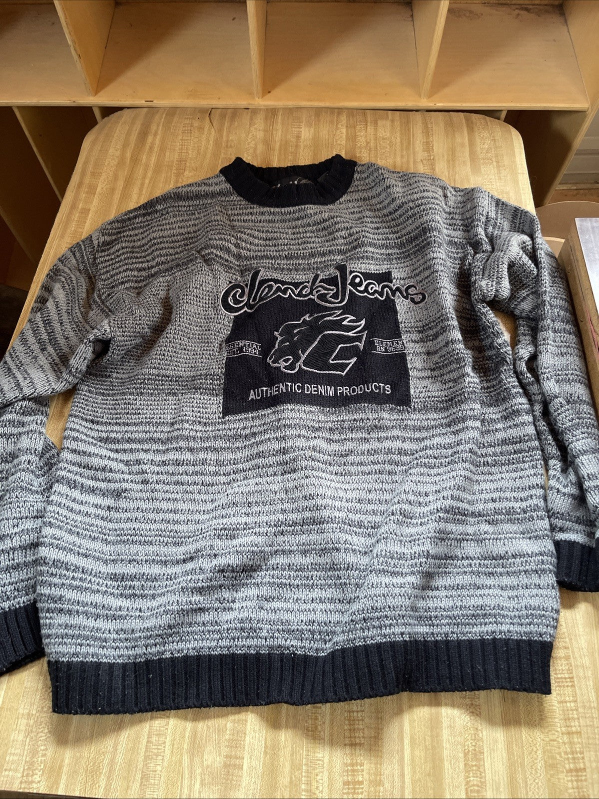 Clench Jeans Sweater XL
