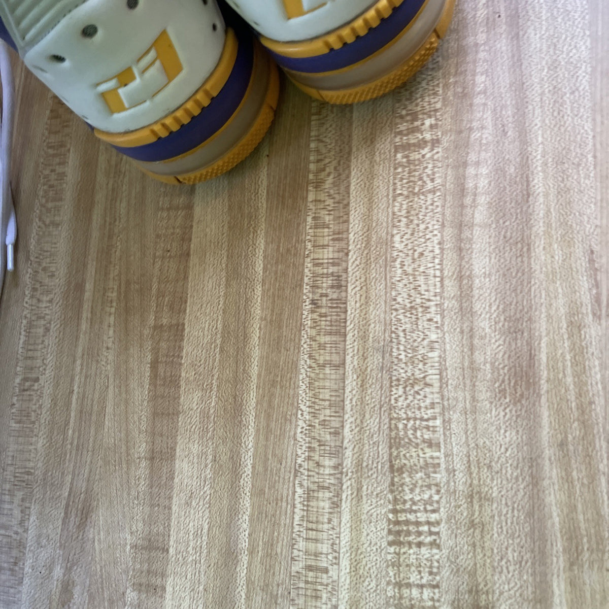 Jordan Big Fund Lakers Size 9