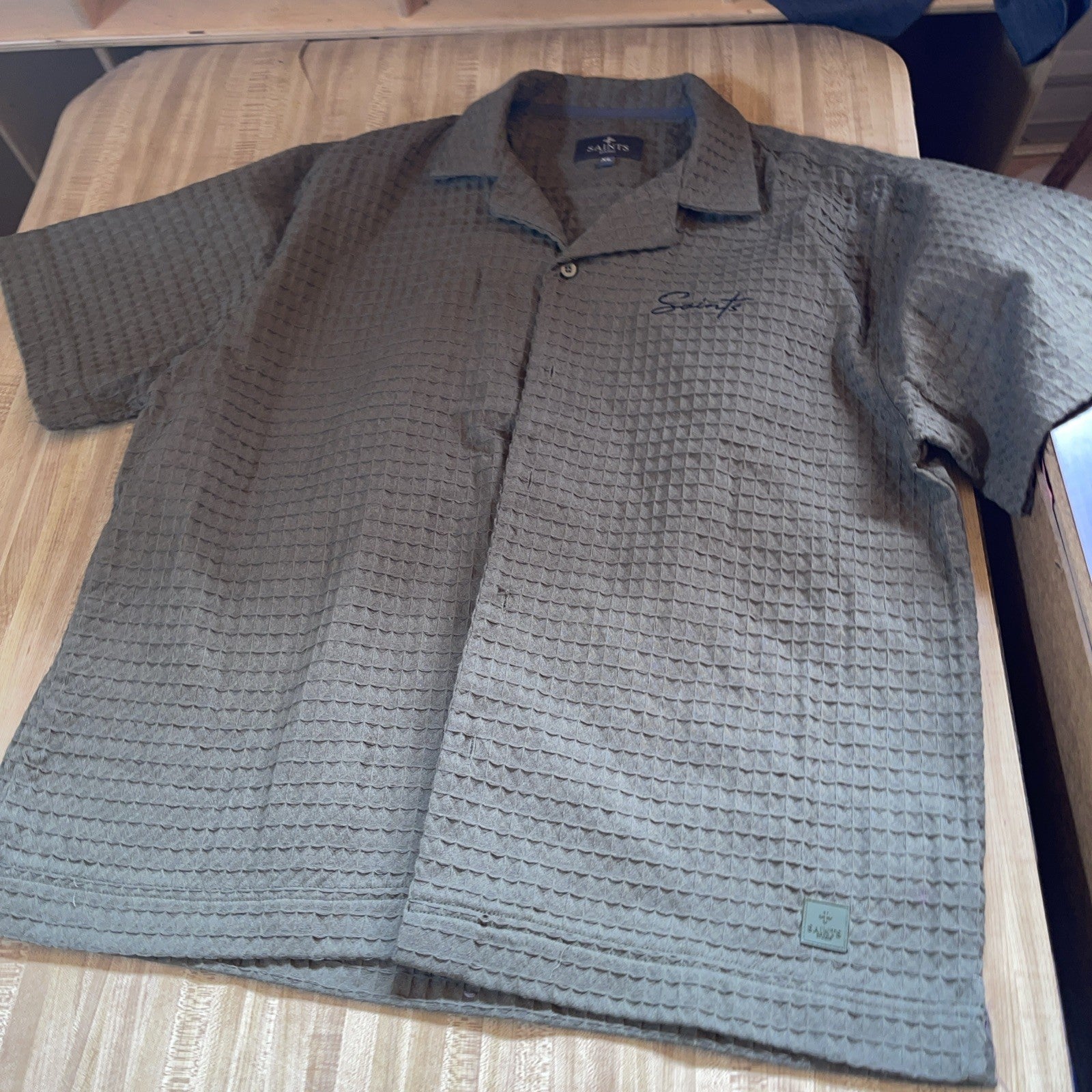Saints Studio Button Up XL