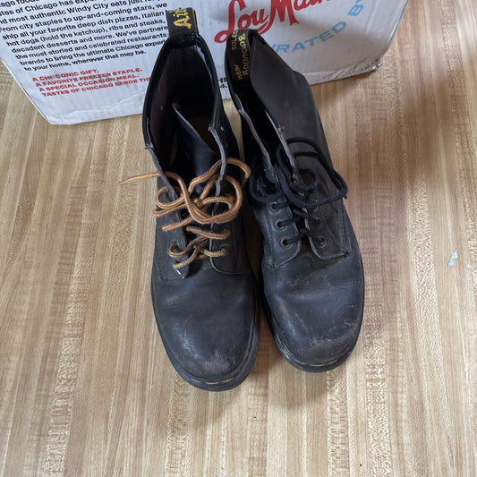 dr martens air wair boots 8