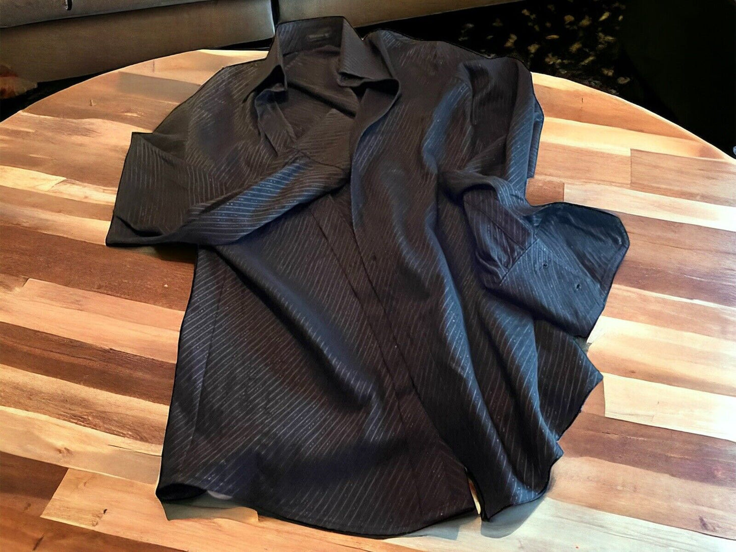 Roar Button Up Medium The Buttons On One Of The Cuffs Are Broken