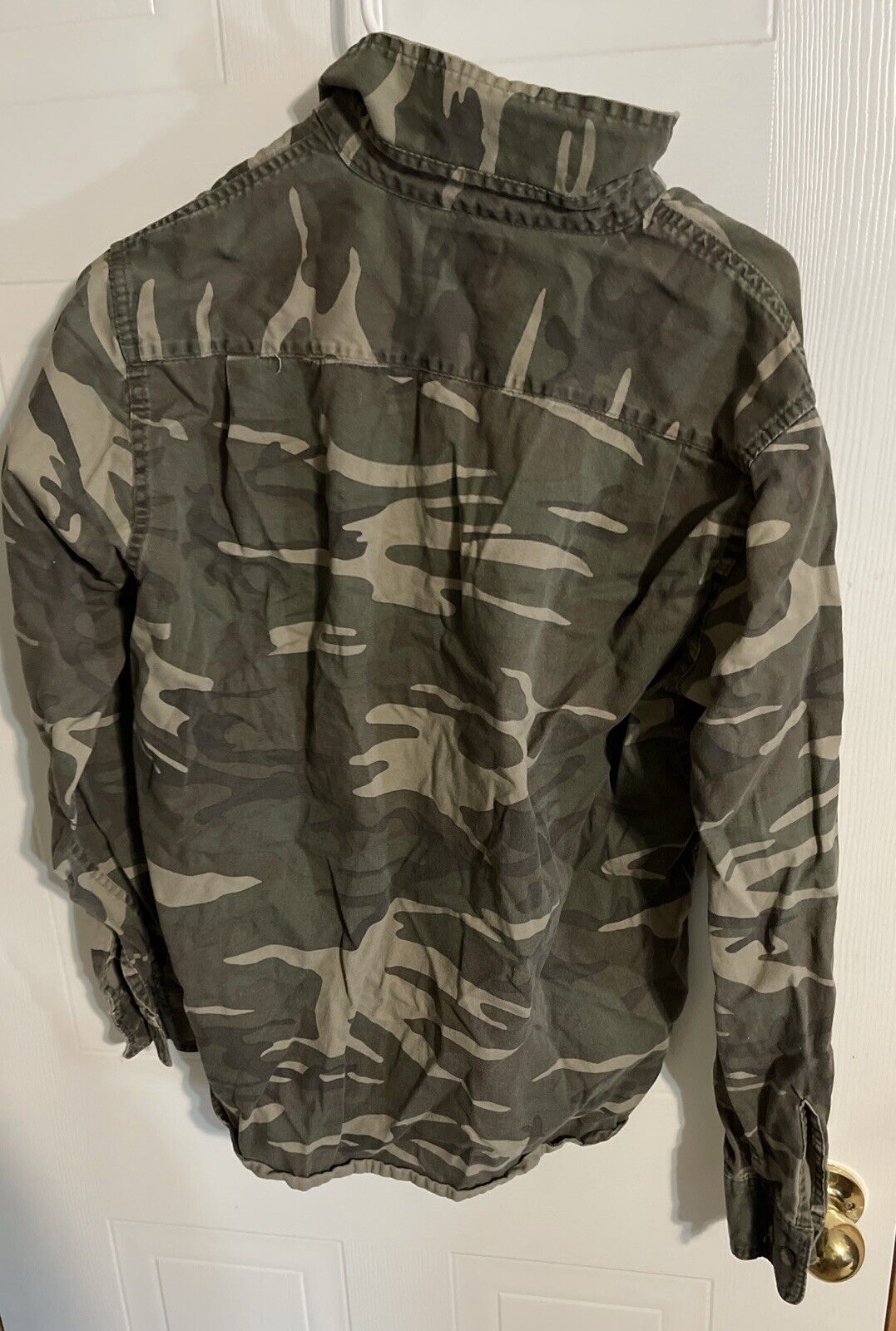 Wrangler Camo Button Up Medium 