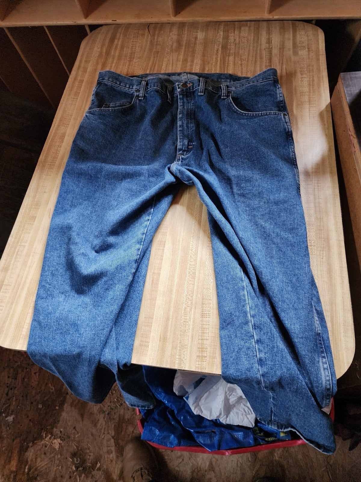 Wrangler Rugged Wear Jeans 44/30