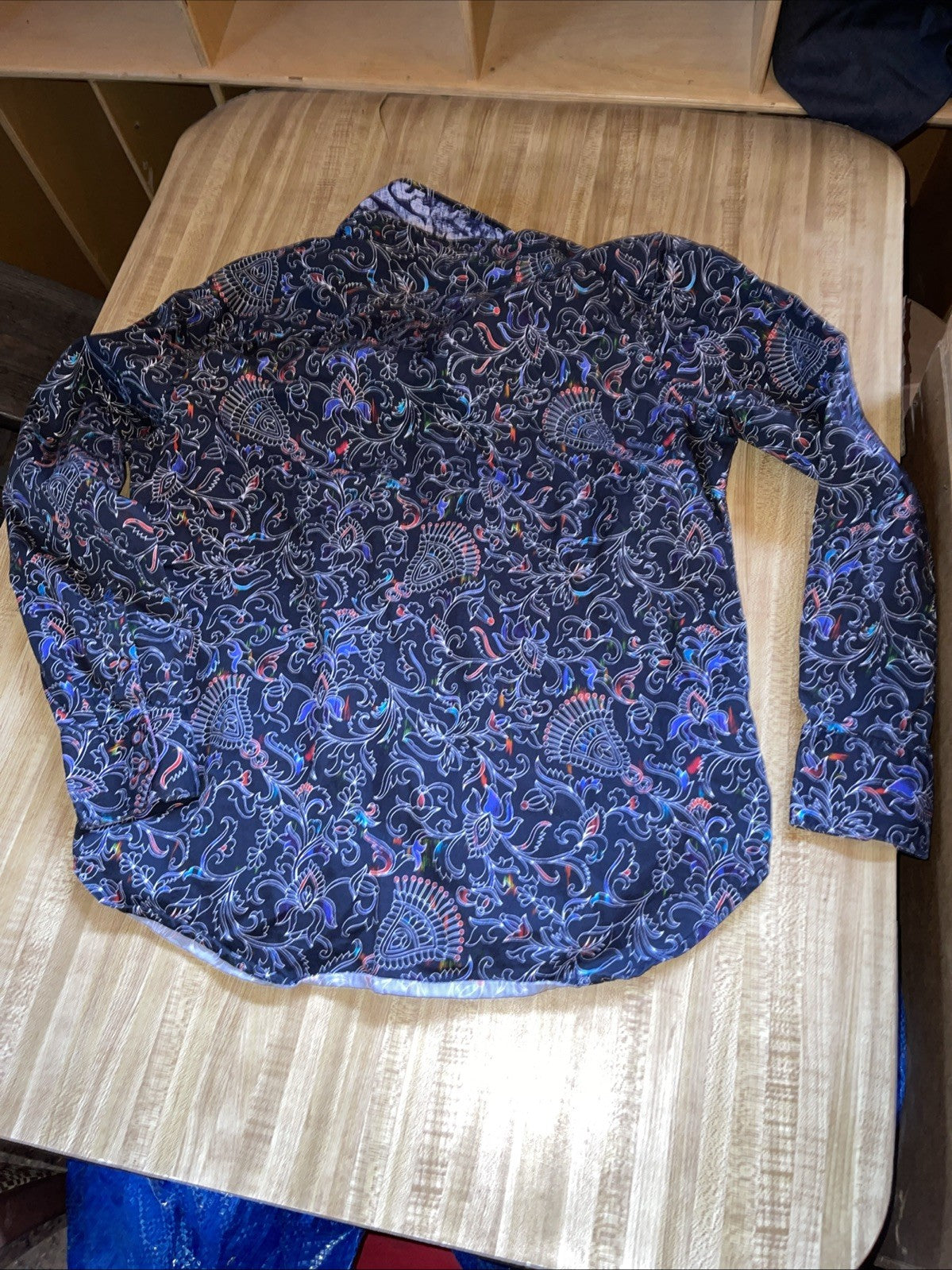 Robert Graham Button Up Medium 