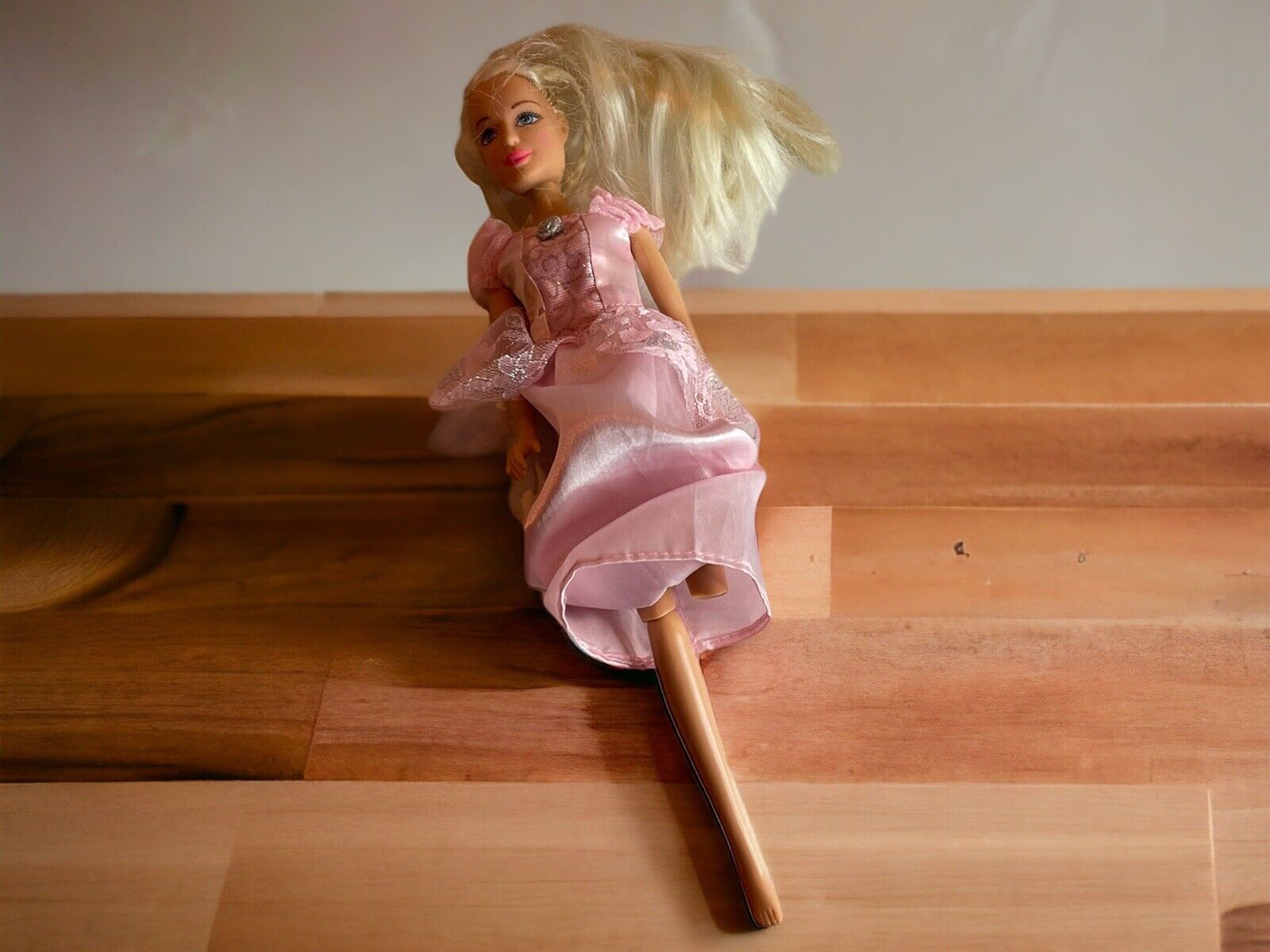 Disney Doll As Is Missing The Bottom Half Of A Leg