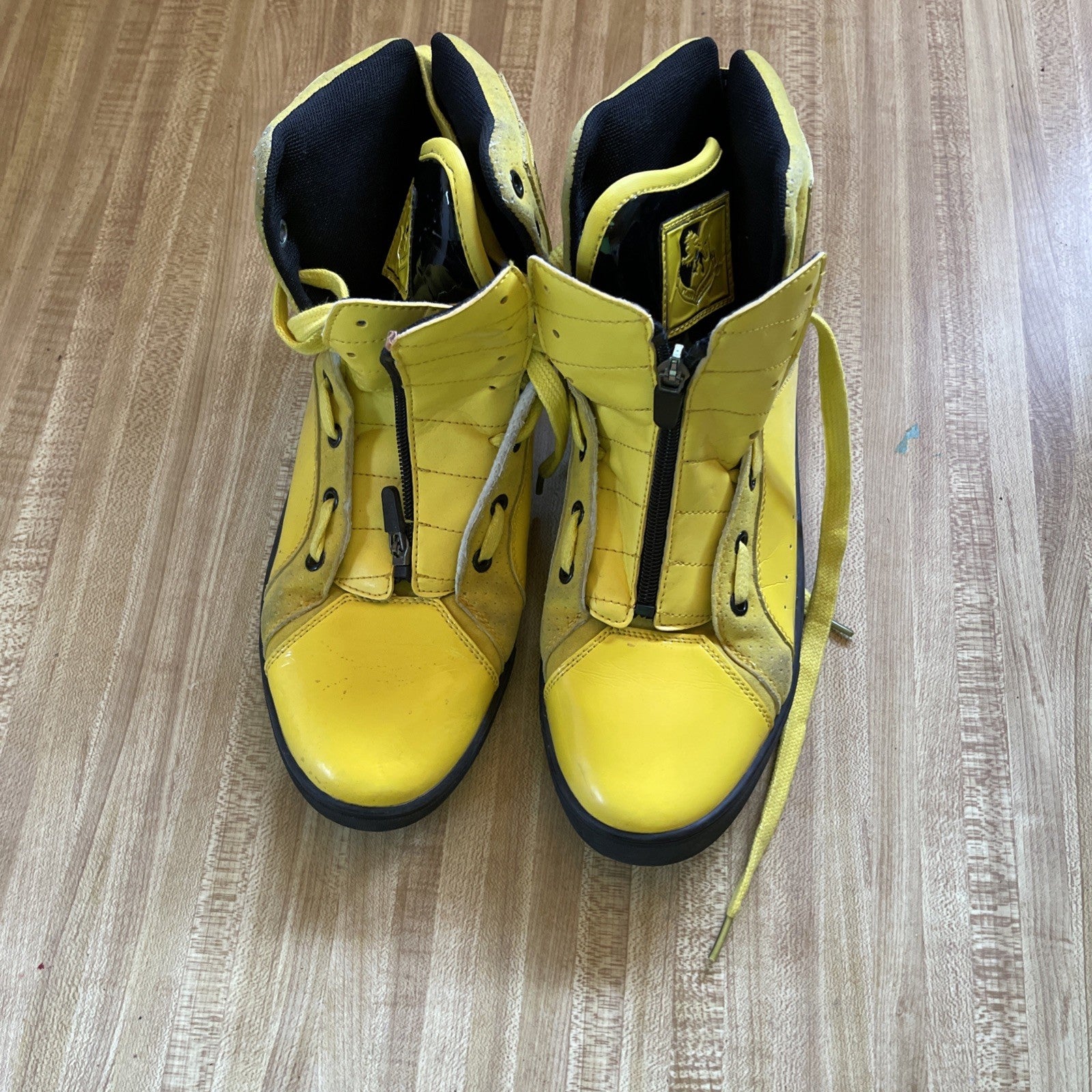 Vlado Gladiator Sneakers Size 9