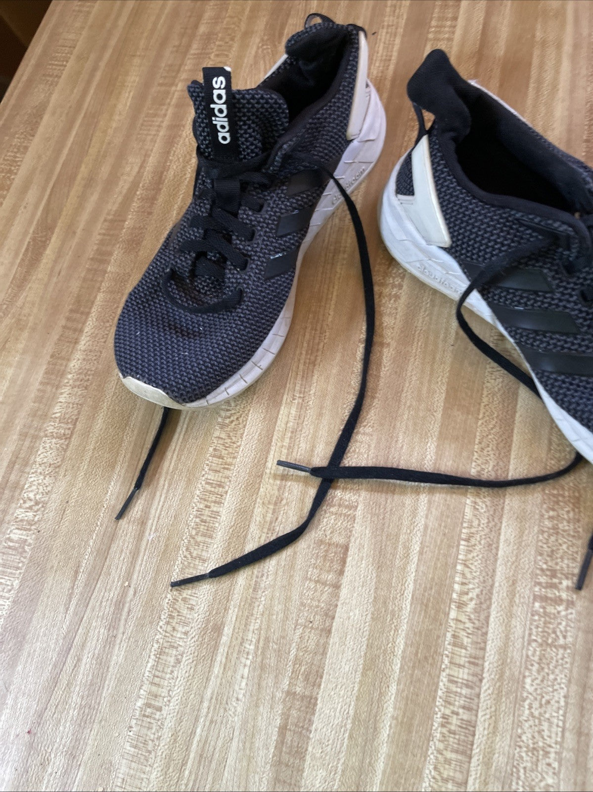 Adidas Cloud foam 7.5