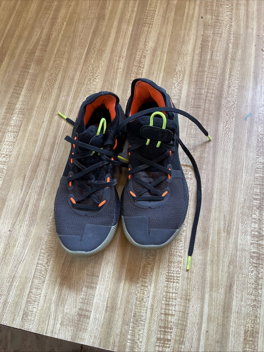 Under Armour Steph Curry 6 4Y